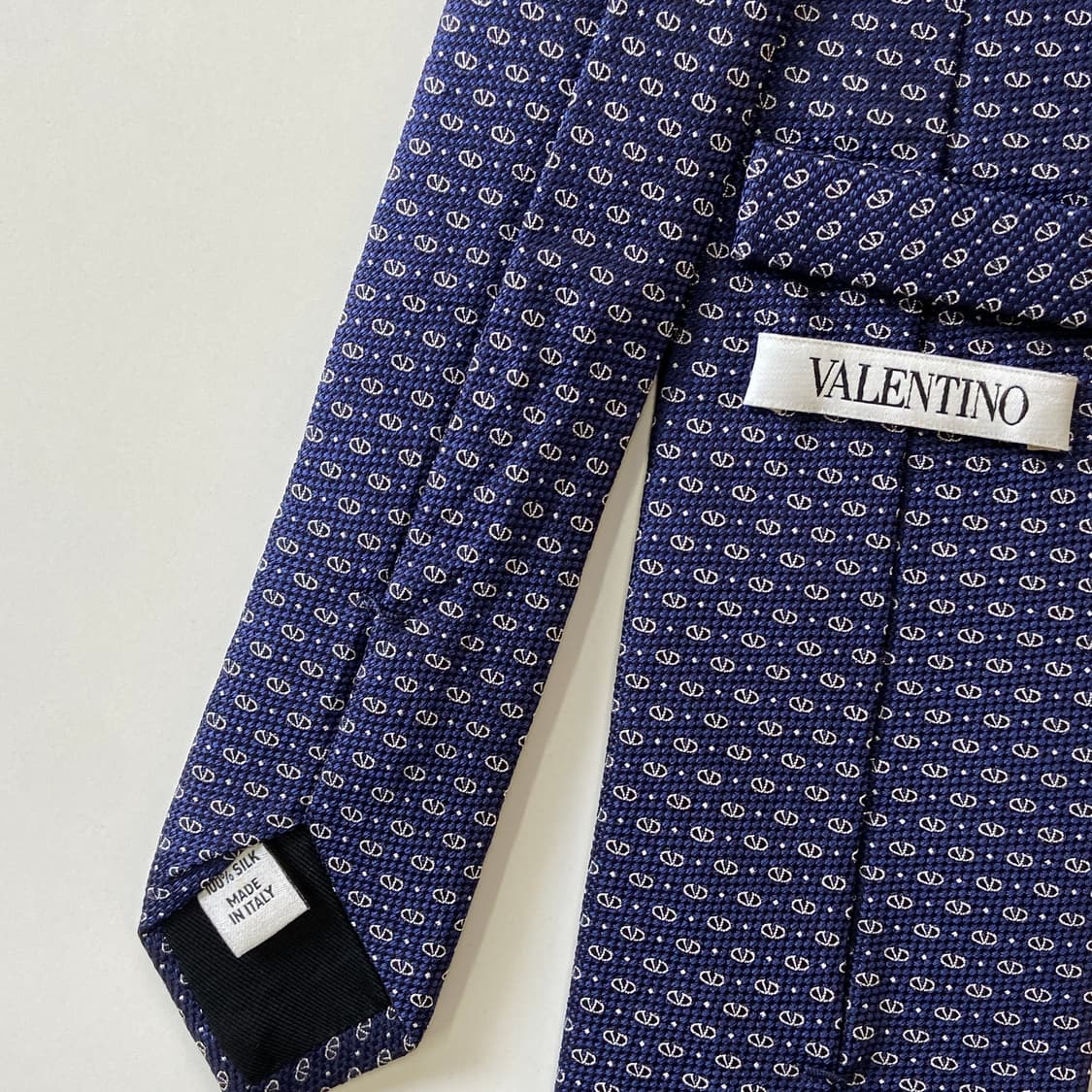 최상급 신형 발렌티노(VALENTINO) 정품 명품 넥타이 8.3cm 상품이미지7