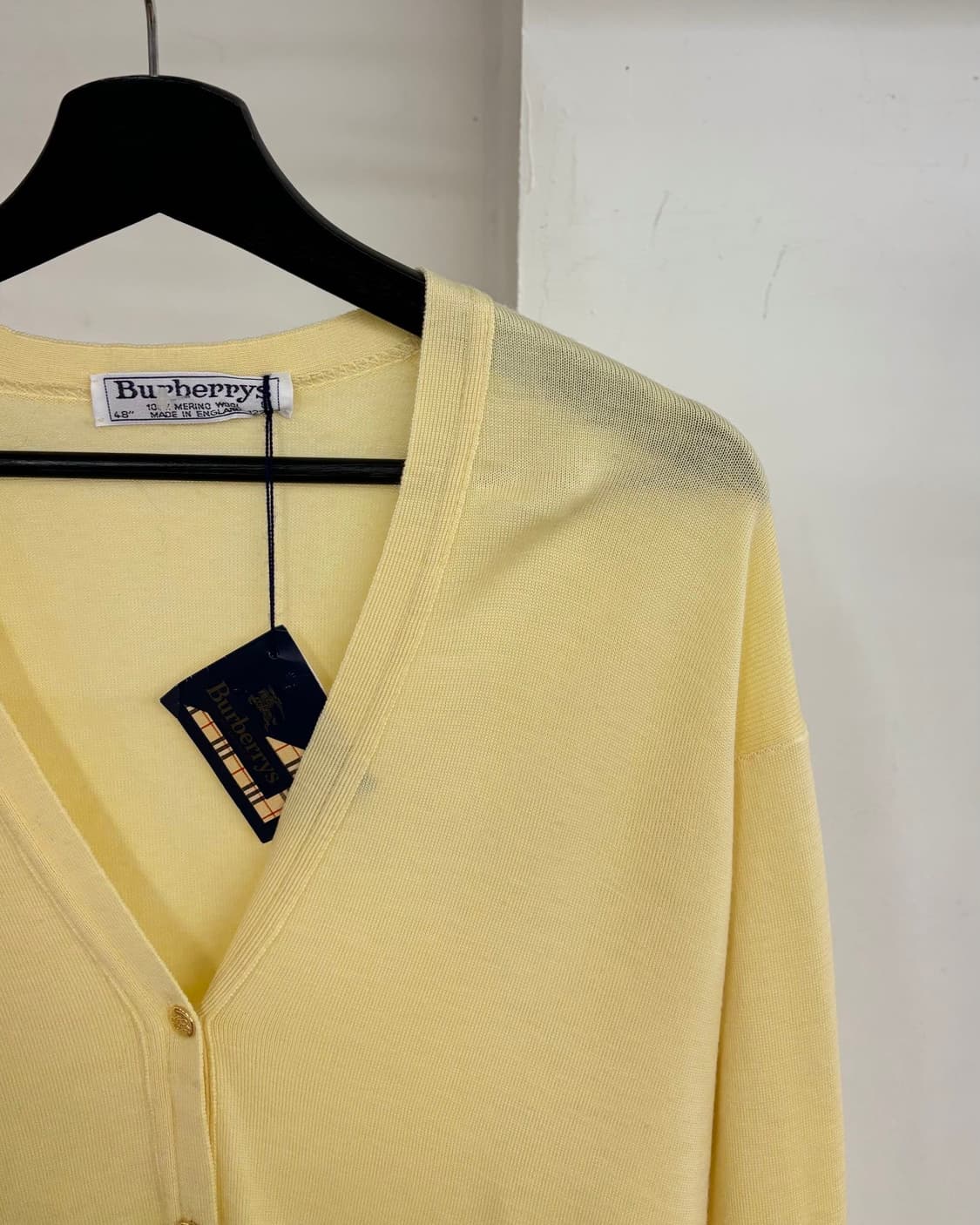 버버리 옐로우 금장 메리노 울 가디건 상품이미지4