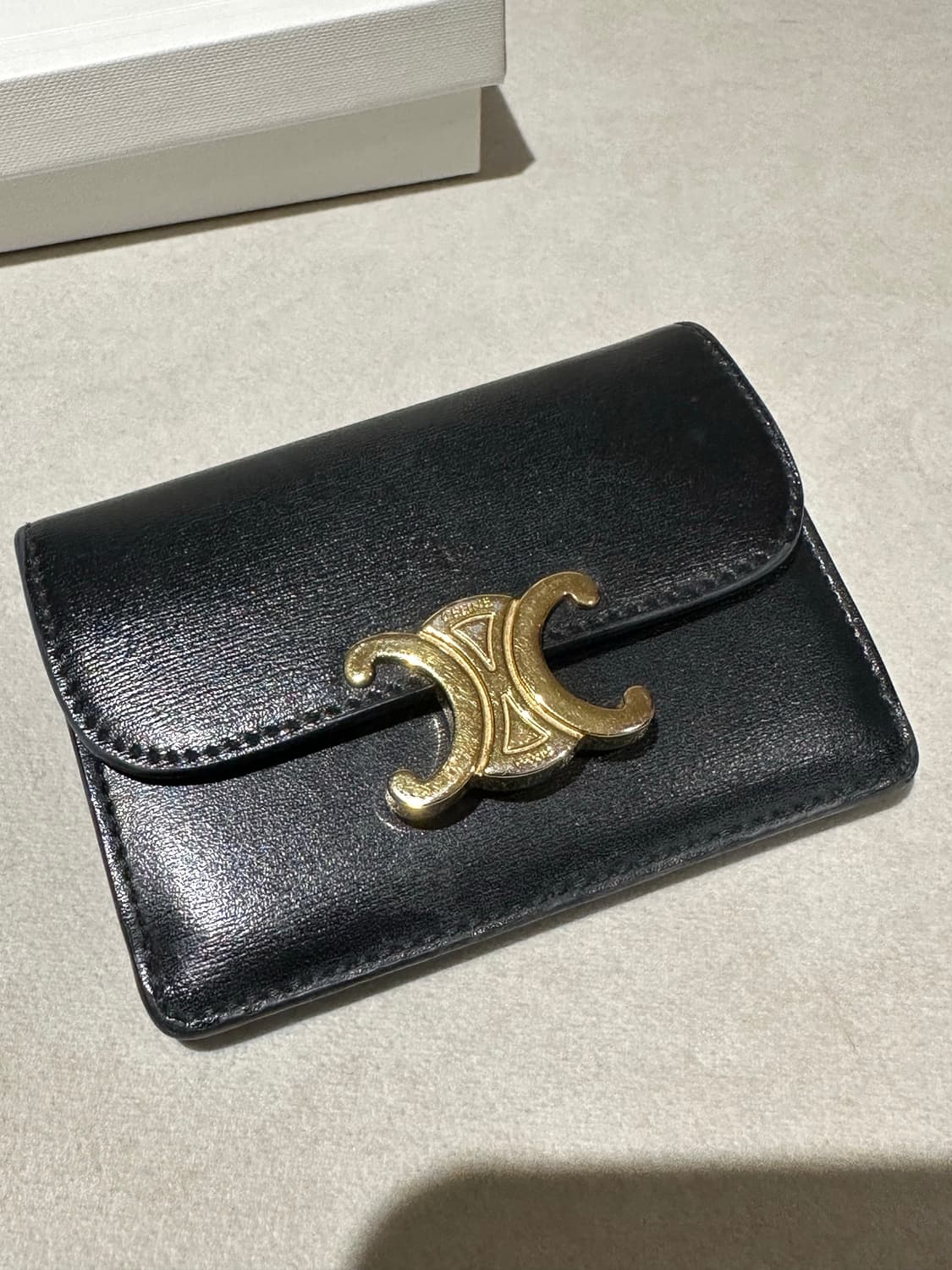 셀린느 플랩 트리옹프 카드 지갑 샤이니 카프스킨 상품이미지3