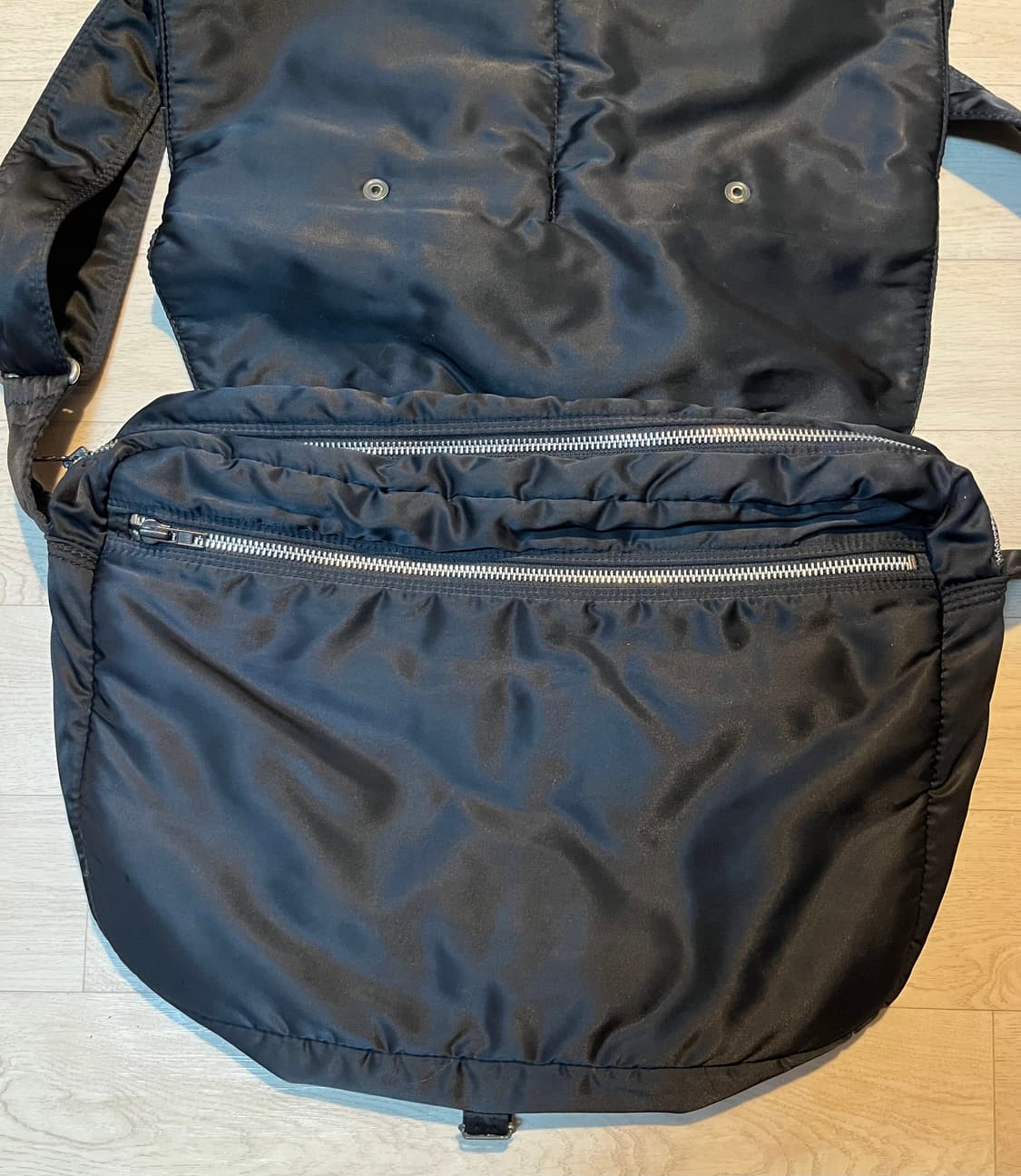 요시다 포터 탱커 2-포켓 플랩 대형 숄더백 (희귀 단종 모델) 상품이미지4