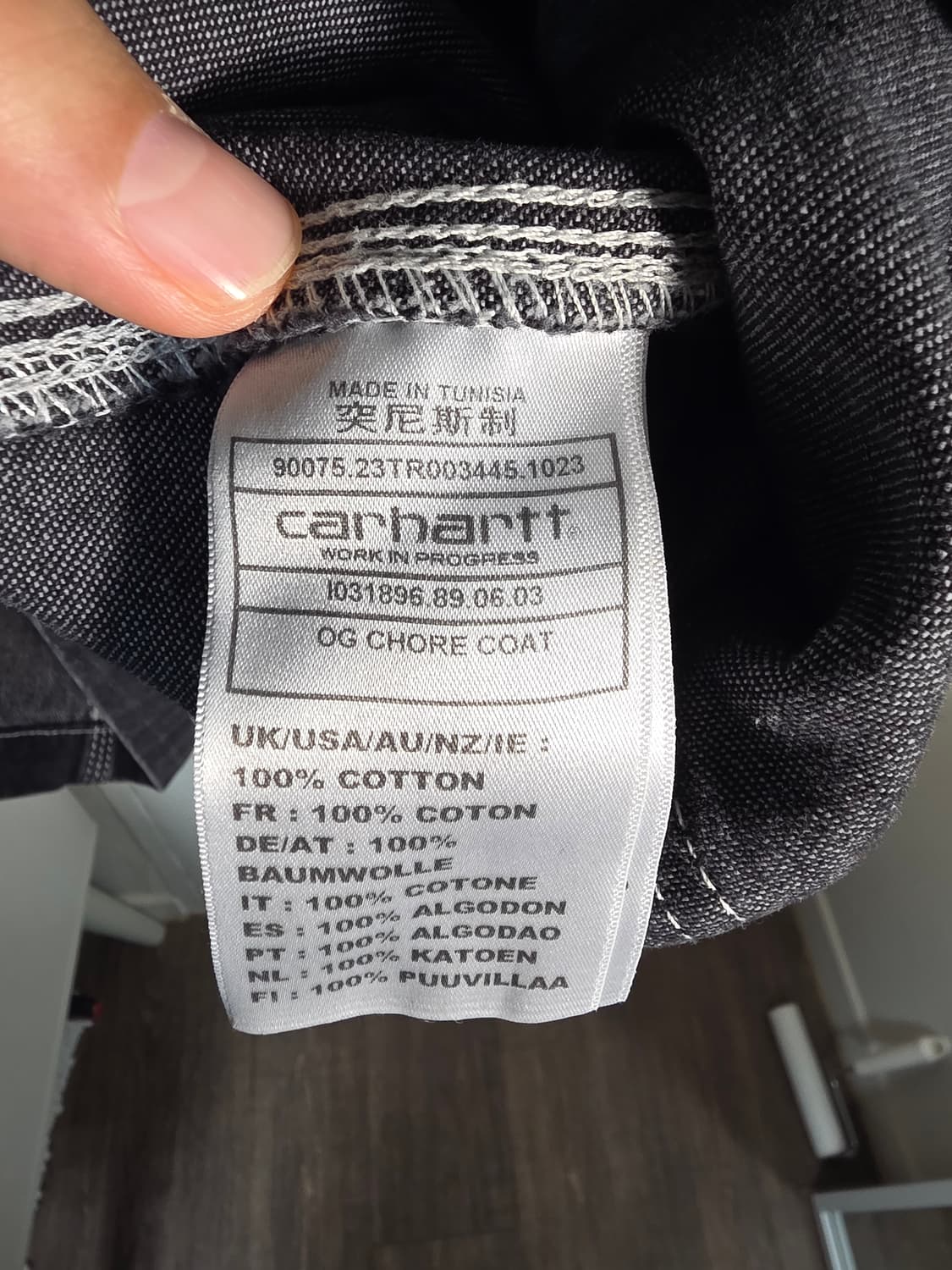 [M] 칼하트 WIP OG 초어 자켓 - 블랙 스톤 워시드 상품이미지4