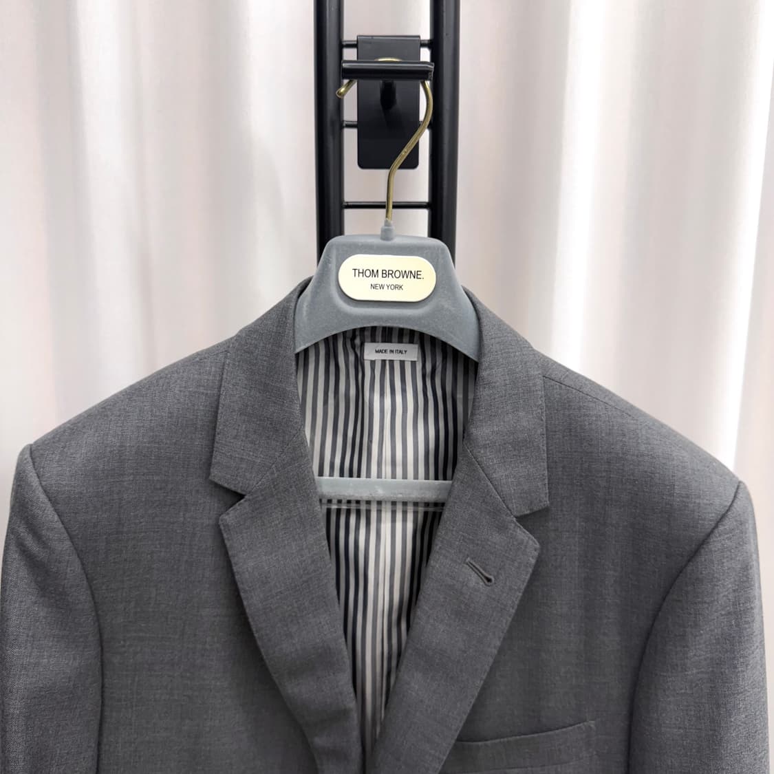 [3] 톰브라운 클래식 울 수트 셋업 그레이 상품이미지3