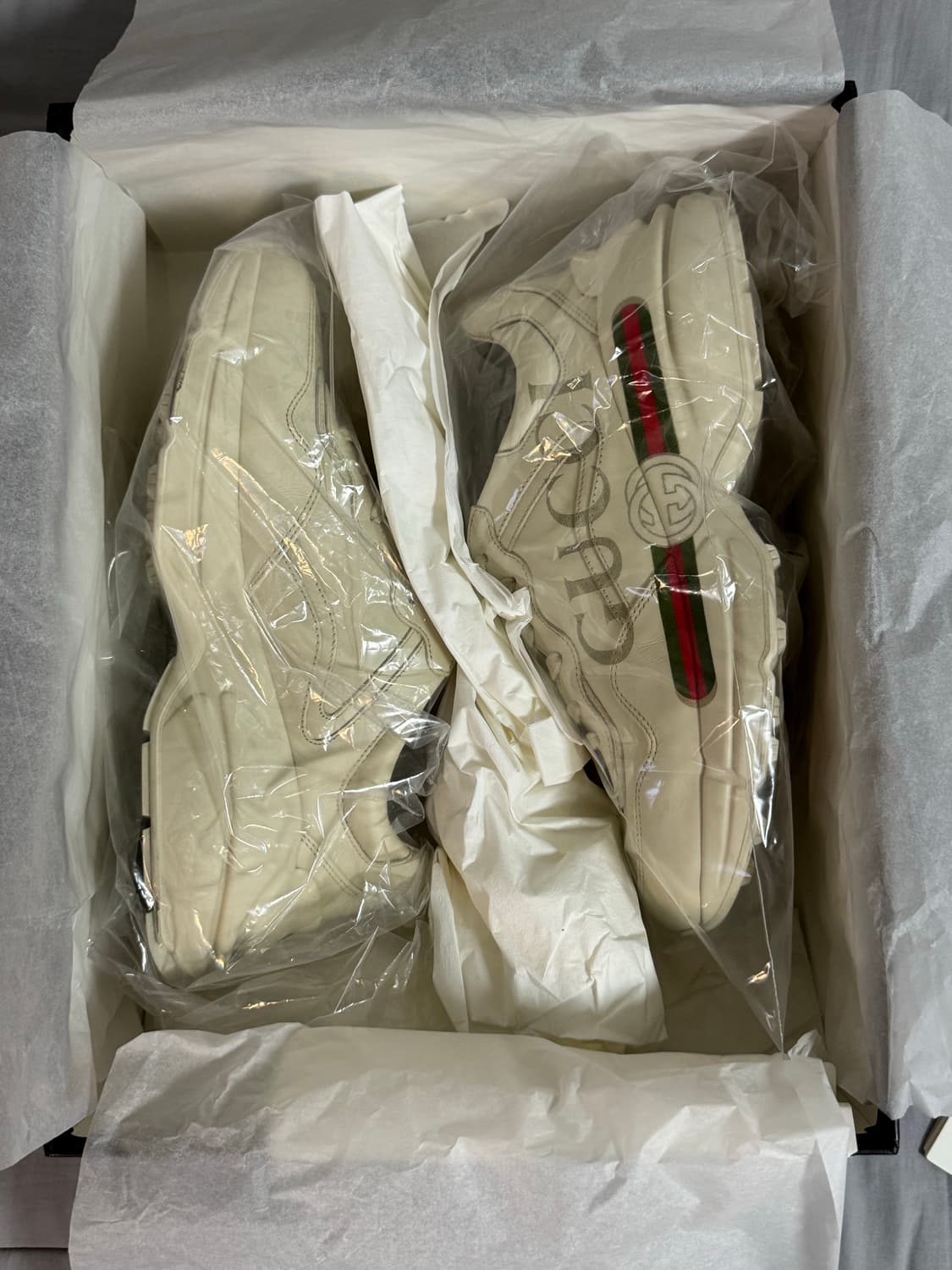 [GUCCI] 롸이톤 로고 레더 스니커즈 (UK 6.5) 상품이미지2