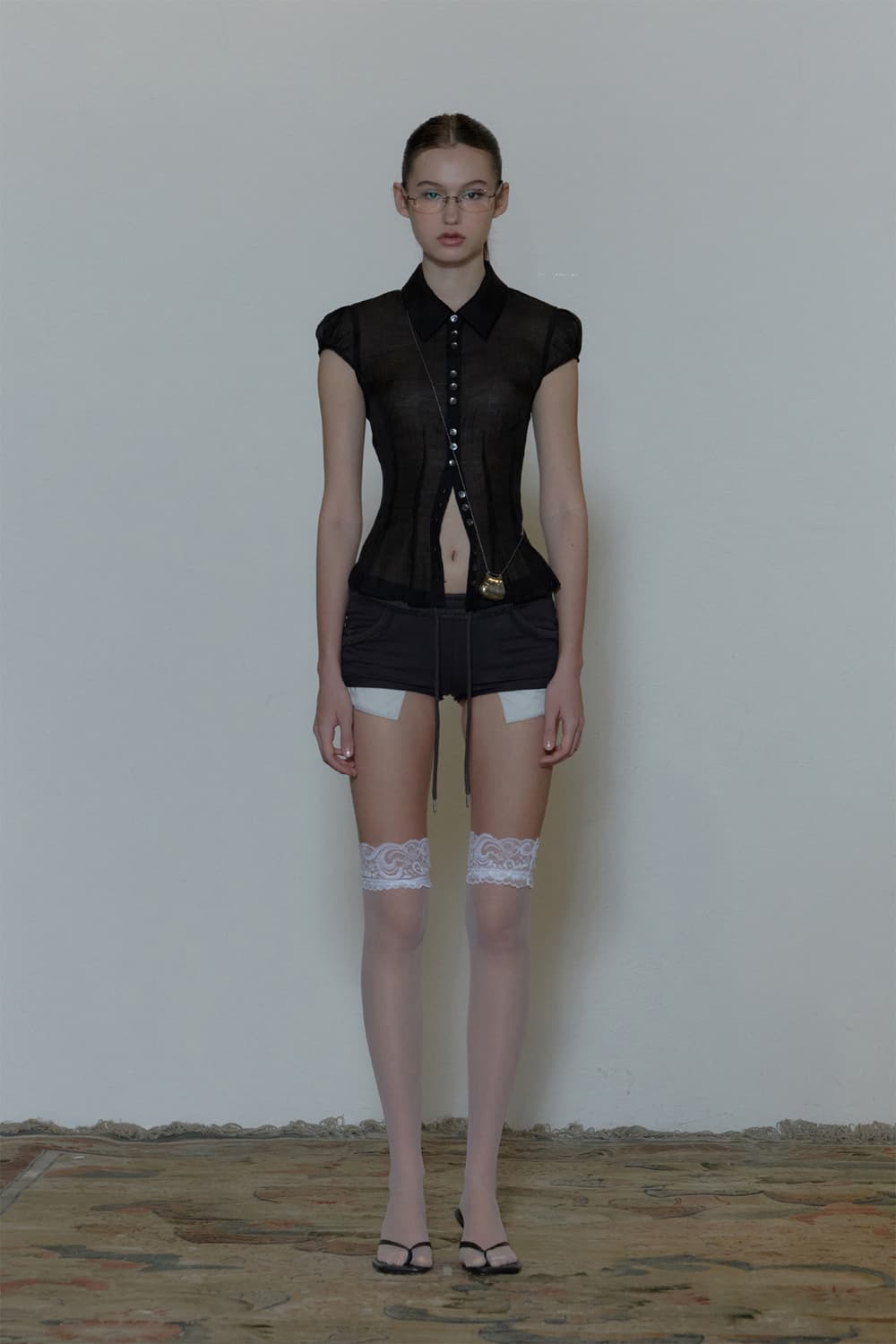 (M) 스컬프터 Sheer Pleated Hem Blouse Black 상품이미지3