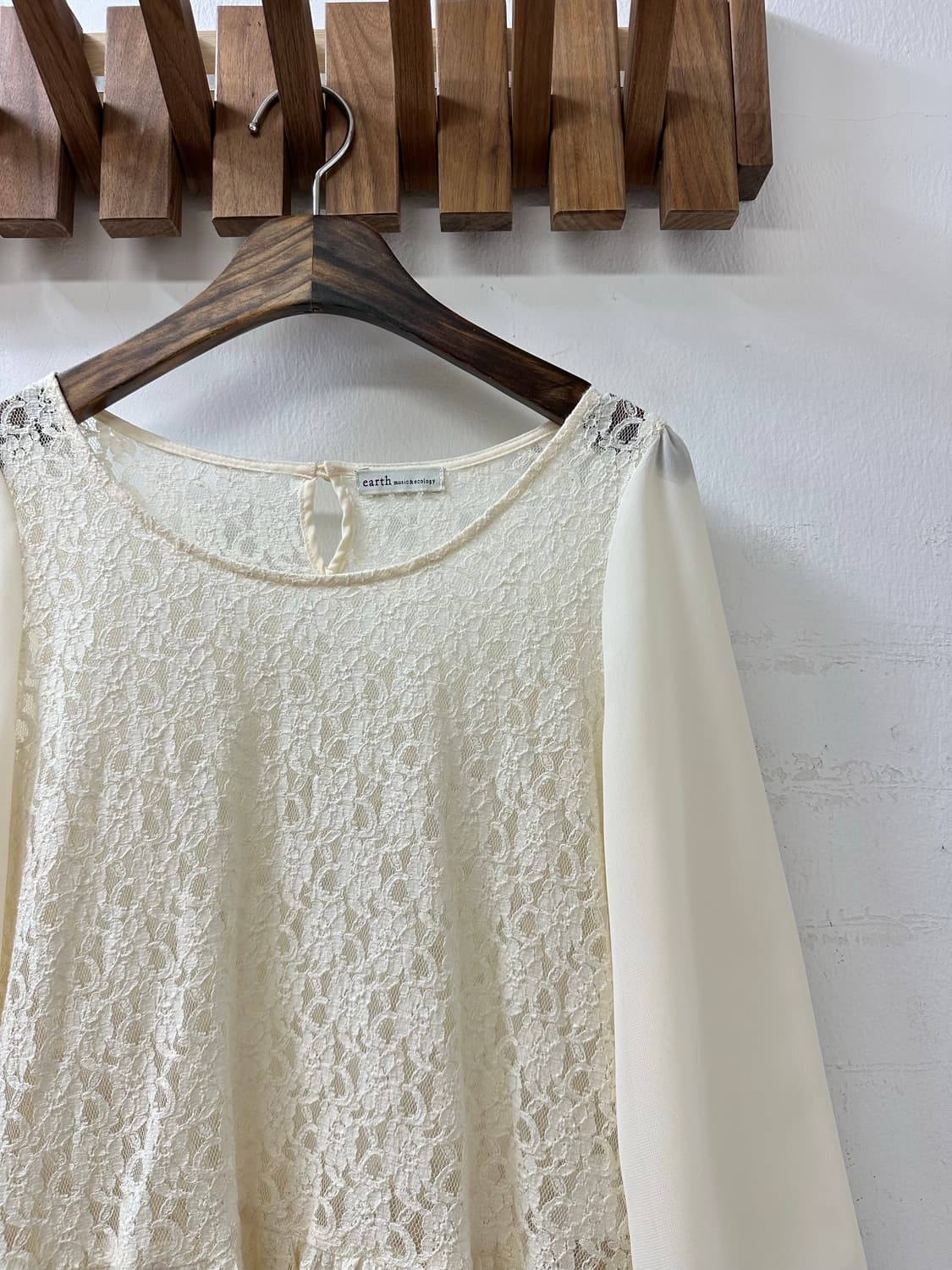 일본빈티지 어스뮤직 아이보리 레이스 페플럼 시스루 소매 블라우스 상품이미지2