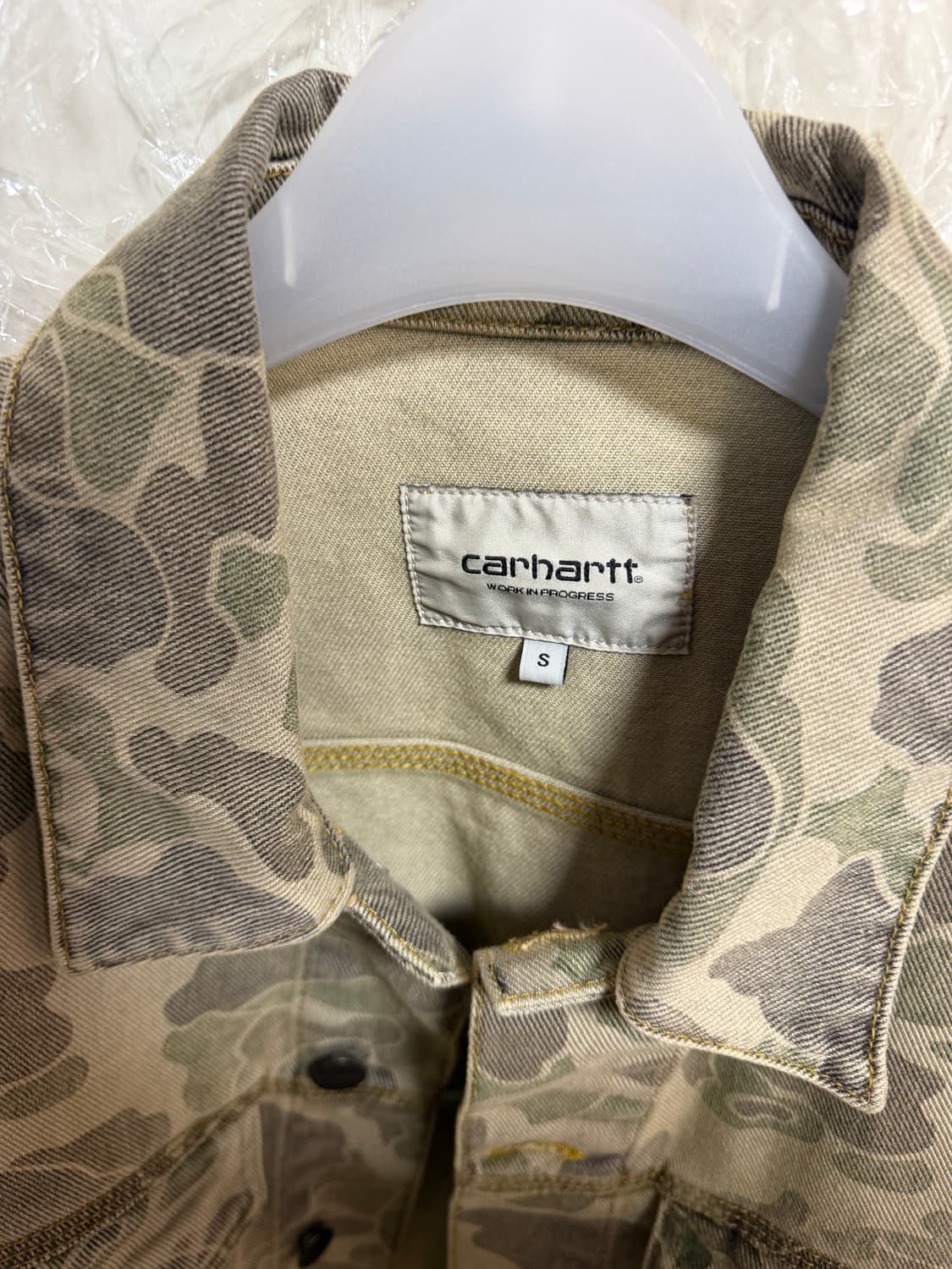 칼하트 WIP 덕 헬스턴 자켓 카모 덕 블랙 블리치드 상품이미지3