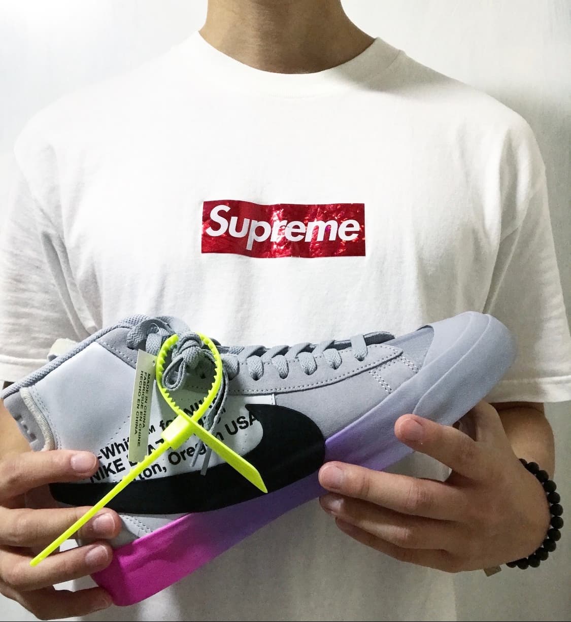 슈프림 2006 홀로그래픽 박스로고 티셔츠 흰빨 상품이미지8