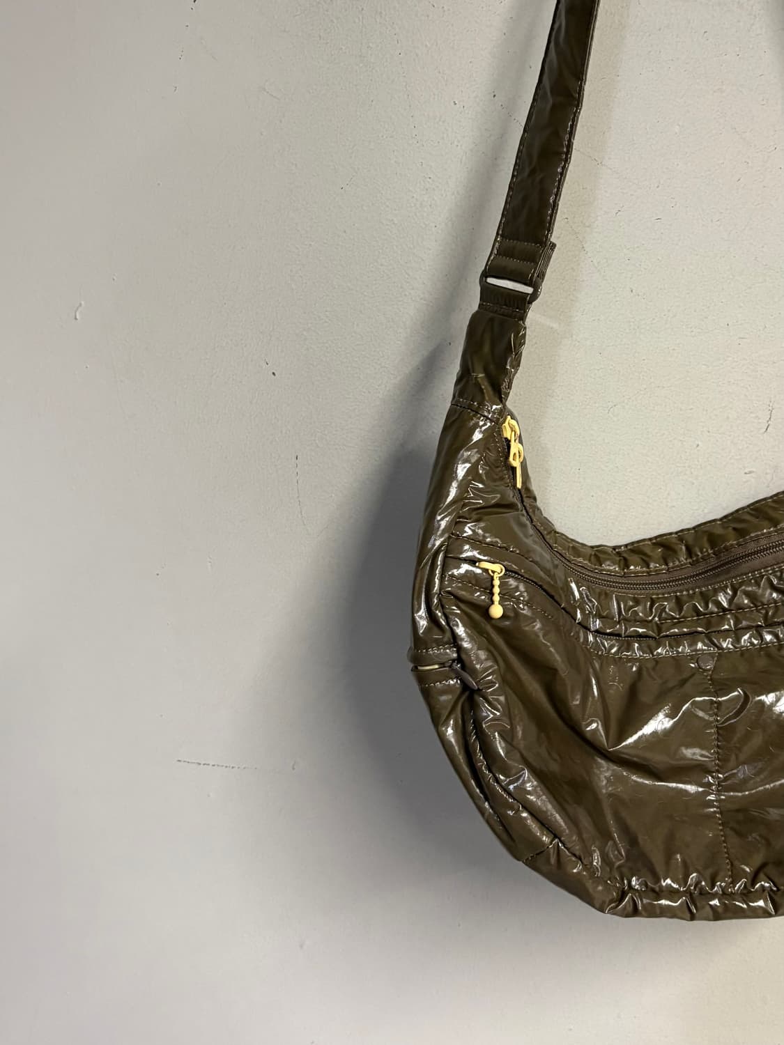 PORTER big dot embossing cross bag khaki 상품이미지5