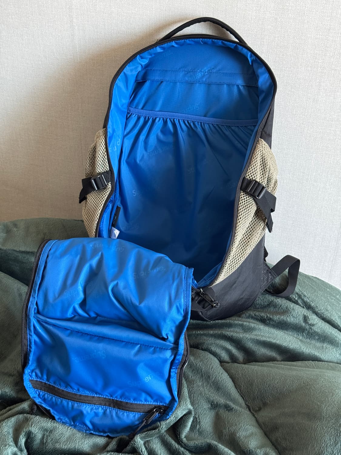 [1회착] 슈프림 백팩 블루 23FW 상품이미지2