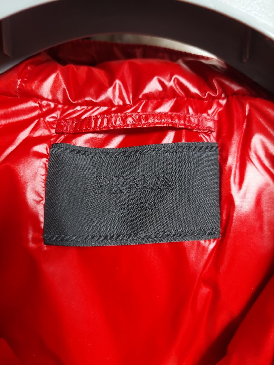 프라다 버건디 다운 패딩 조끼 m 실측100-103 백화점판 상품이미지2