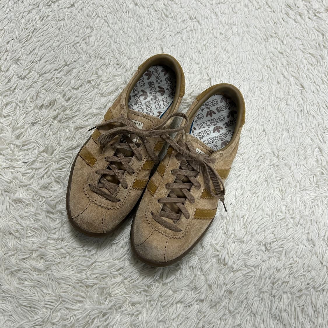 Adidas Tobacco Pantone Sneakers 상품이미지1