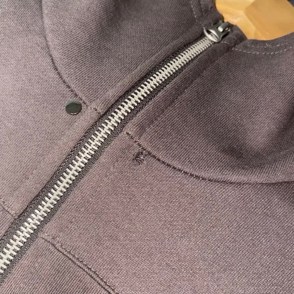 원더원더 아너 리벳 하이넥 투웨이 쭈리 후드 집업 상품이미지3