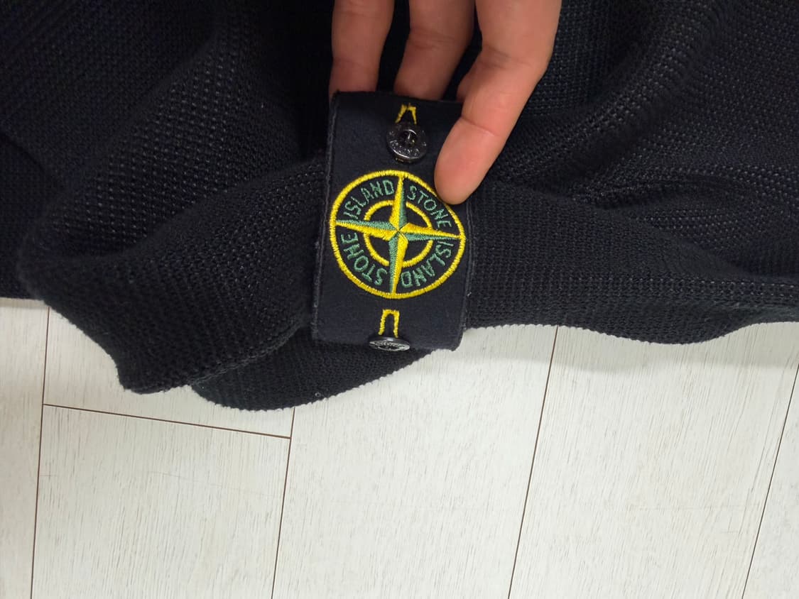 스톤아일랜드 니트 후드 집업 L 사이즈  블랙 색상  상태 9.5/10  상품이미지4