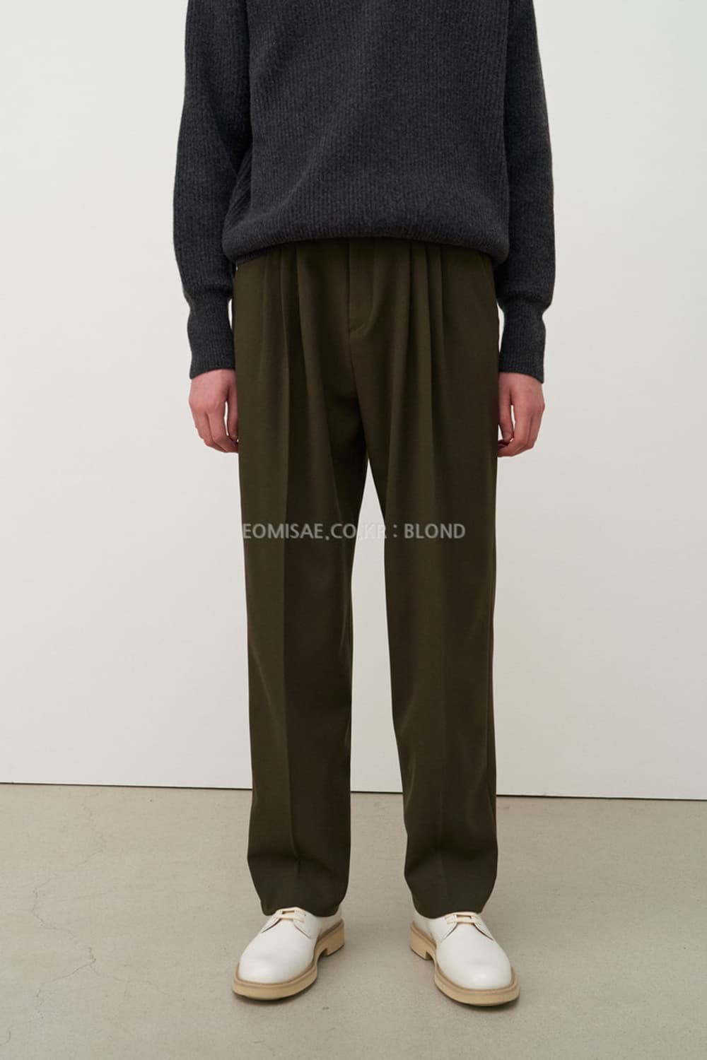 2) 라벨 아카이브 핀턱 슬랙스 카키 상품이미지7