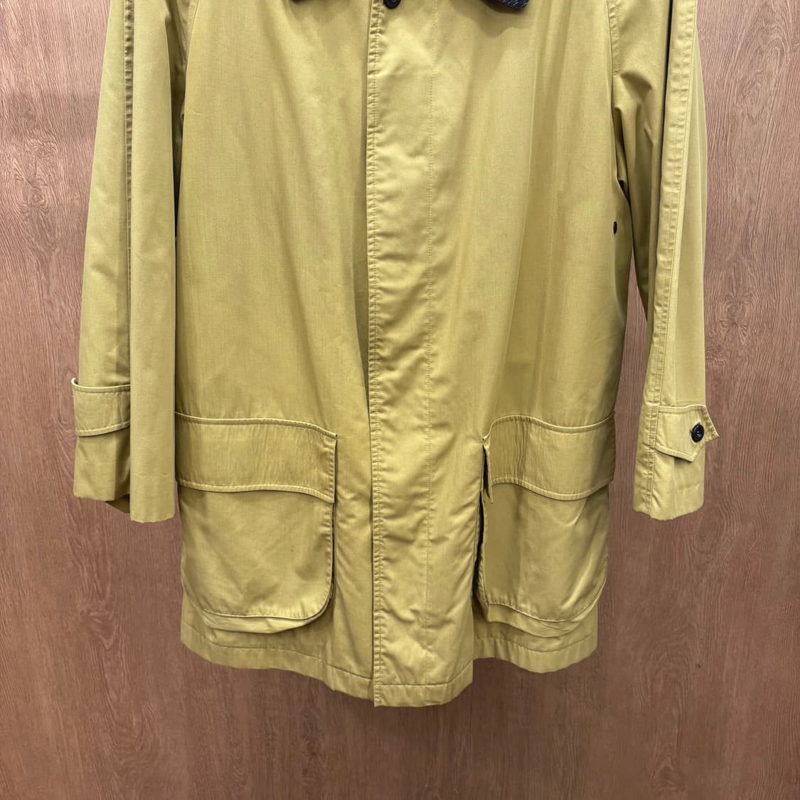 버버리 코튼 블렌드 필드 코트 자켓 코듀로이 카라 디테일 머스타드 옐로우 상품이미지5