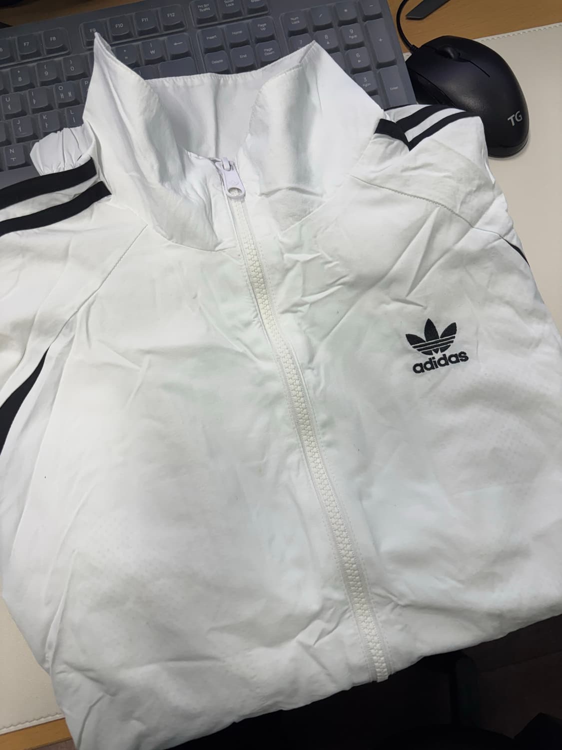 아다다스 바람막이 상품이미지1