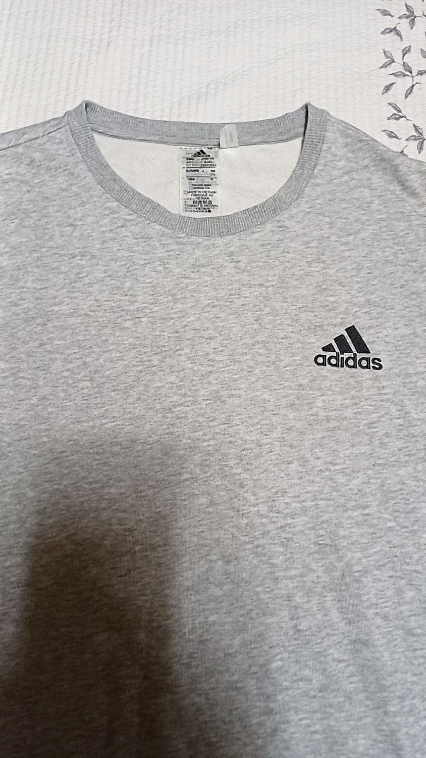 아디다스 맨투맨 실측105 가슴58 기장72 상품이미지2