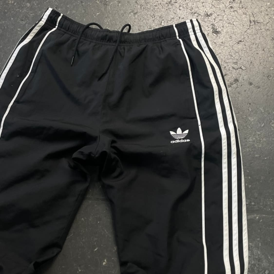 100 아디다스 나일론 팬츠  상품이미지2