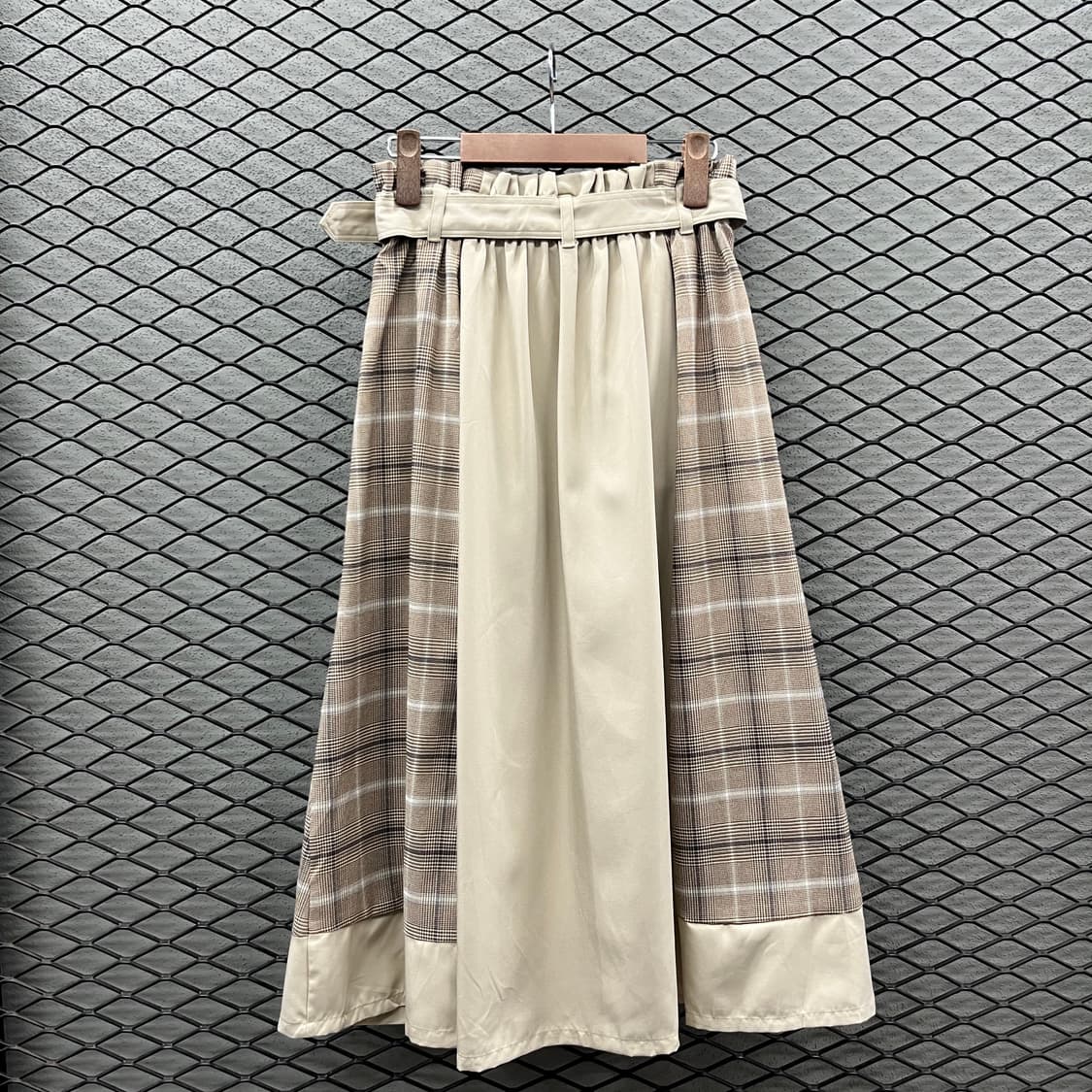 JPN VINTAGE 롱 스커트 체크 패턴 더블버튼 트렌치 벨티드 베이지 상품이미지3