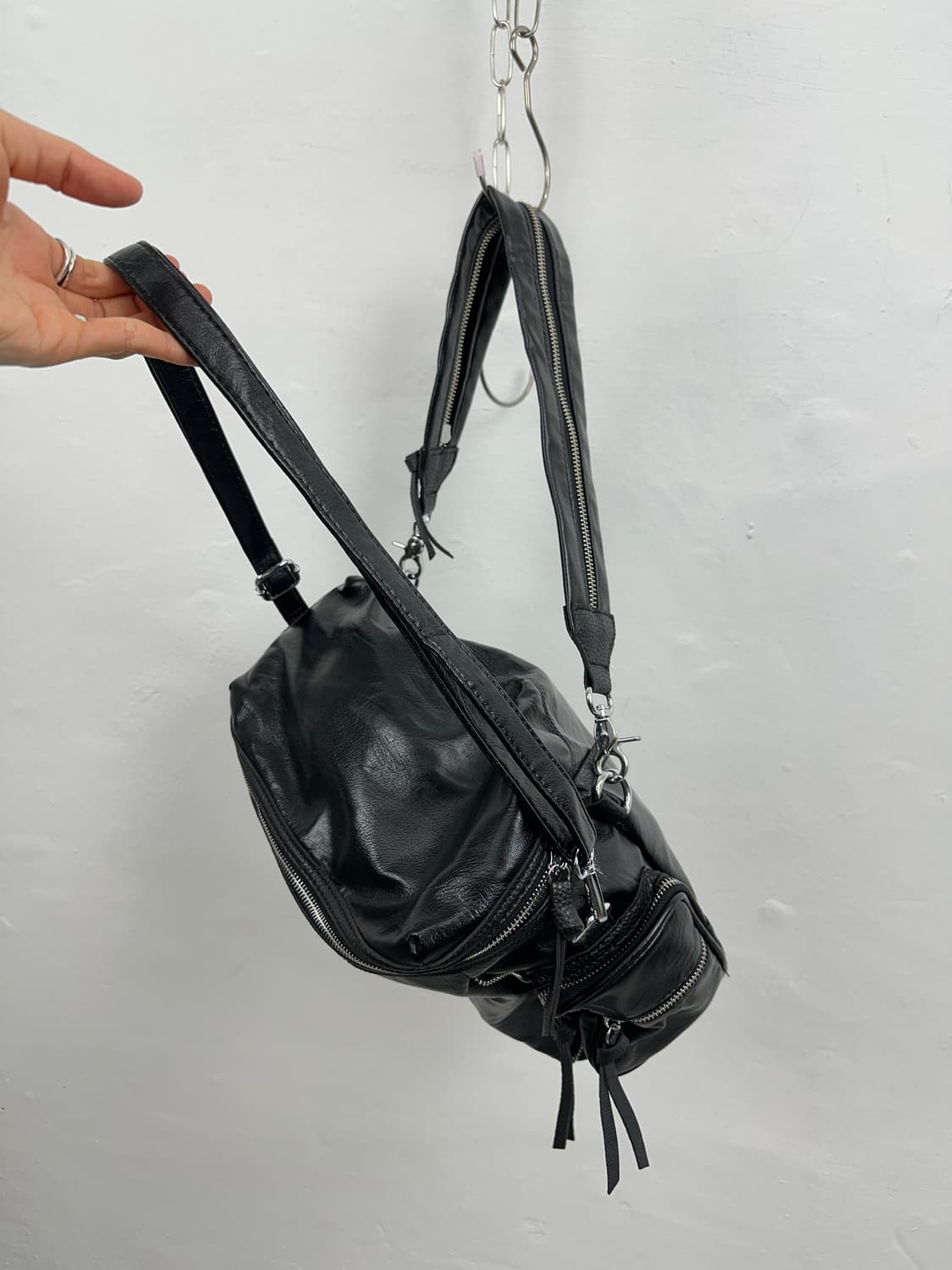 Zip Detail Faux Leather Multi-Pocket Sho 상품이미지8