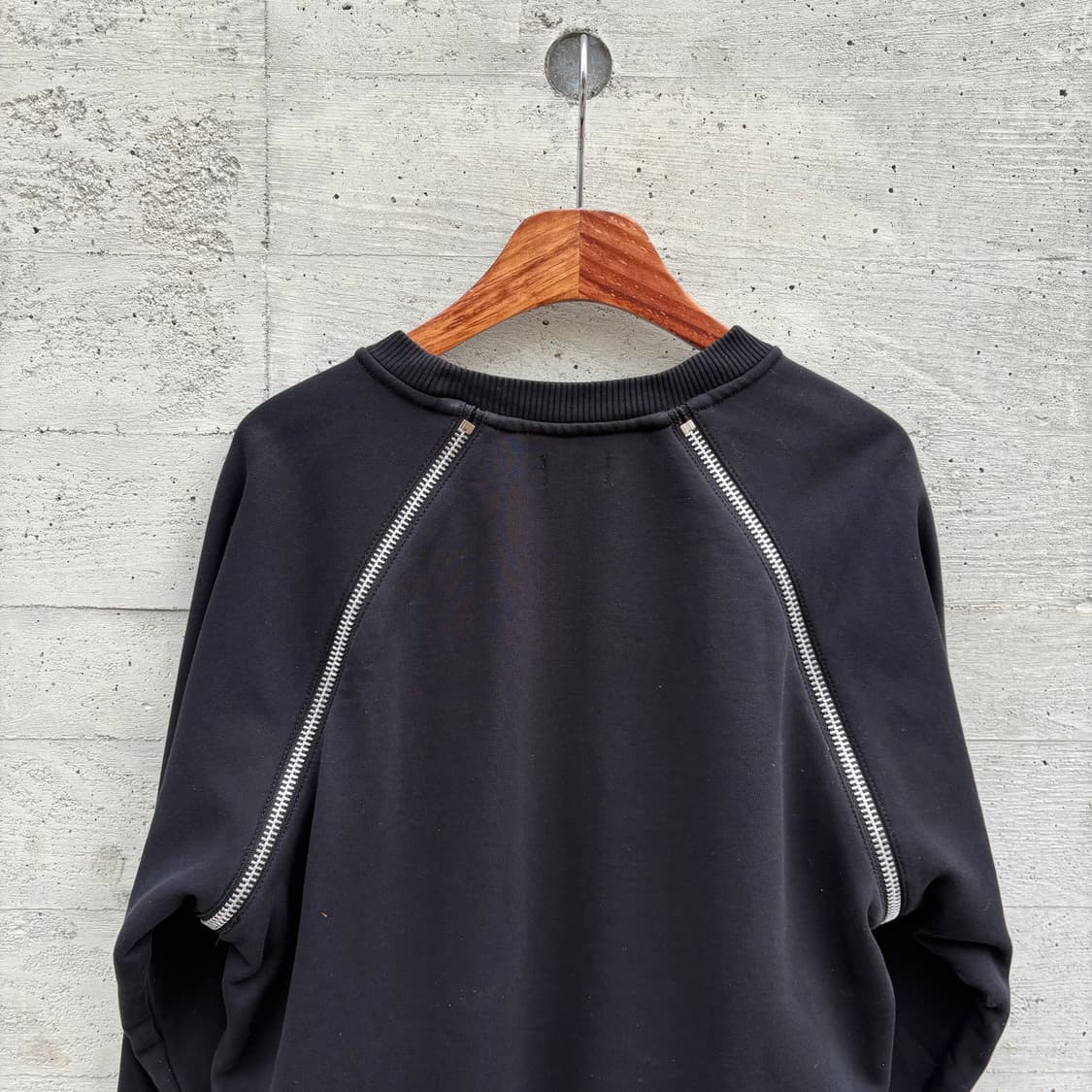 디젤 숄더 사이드 지퍼 스웻셔츠 상품이미지6