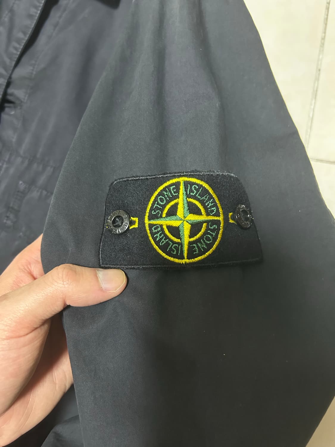 스톤 아일랜드 110WN 올드이펙트 오버셔츠 블랙 미디움 상품이미지2