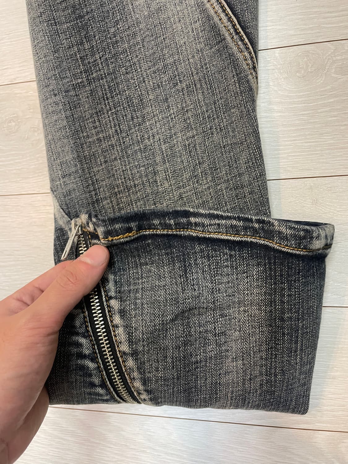 넥스트도어립스 TWISTED ZIPPER JEAN MID BLUE 상품이미지5