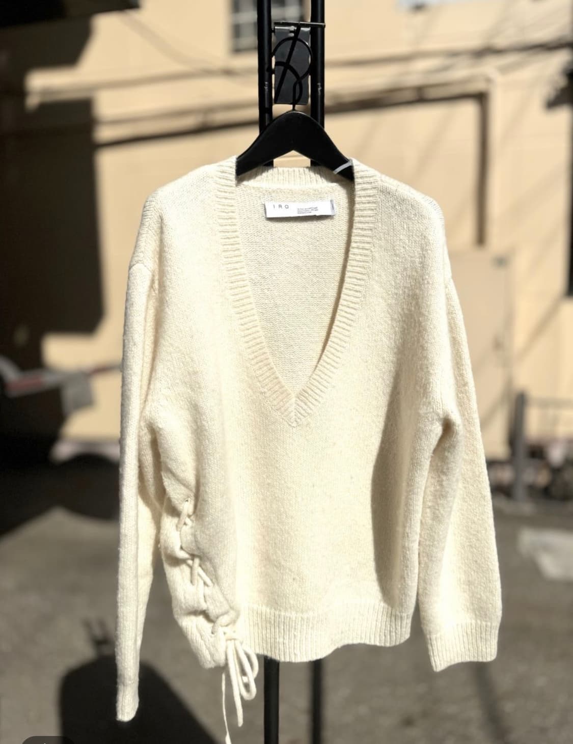IRO 새상품 컨디션 Mylo 아이보리 레이스업 니트 S(55,66사이즈 상품이미지4