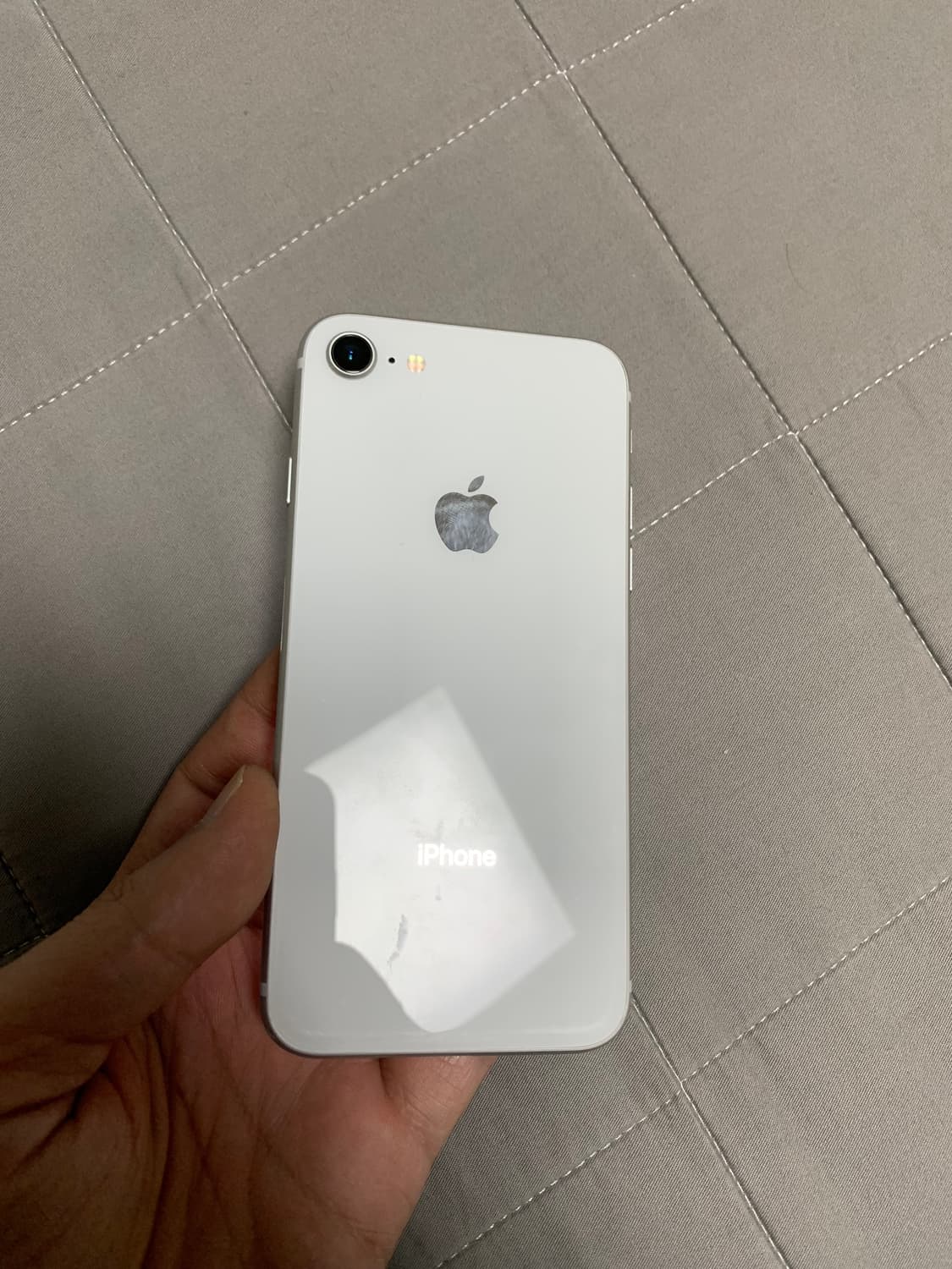 아이폰8 실버 64기가 상품이미지2