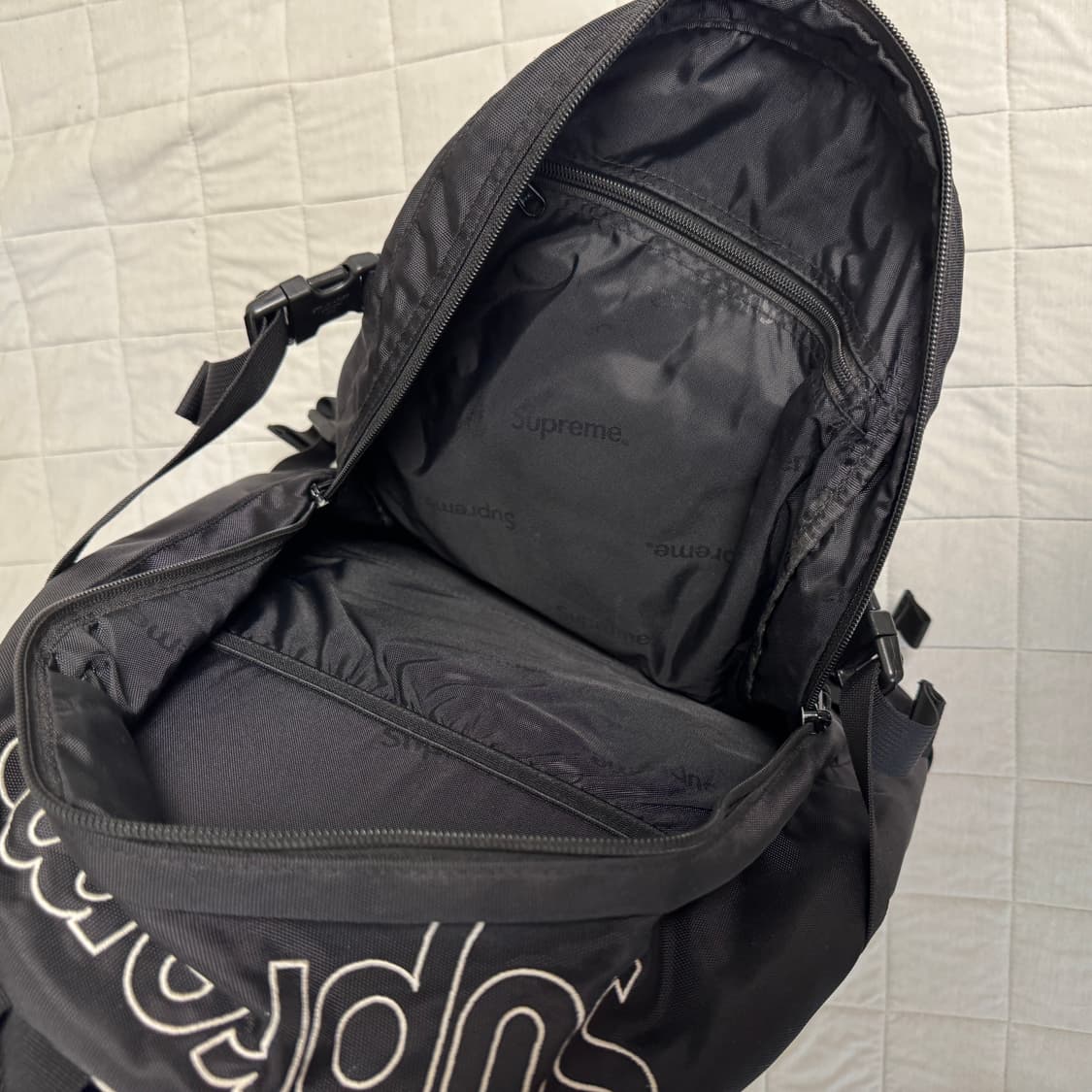 슈프림 Backpack Black - 19FW 상품이미지6