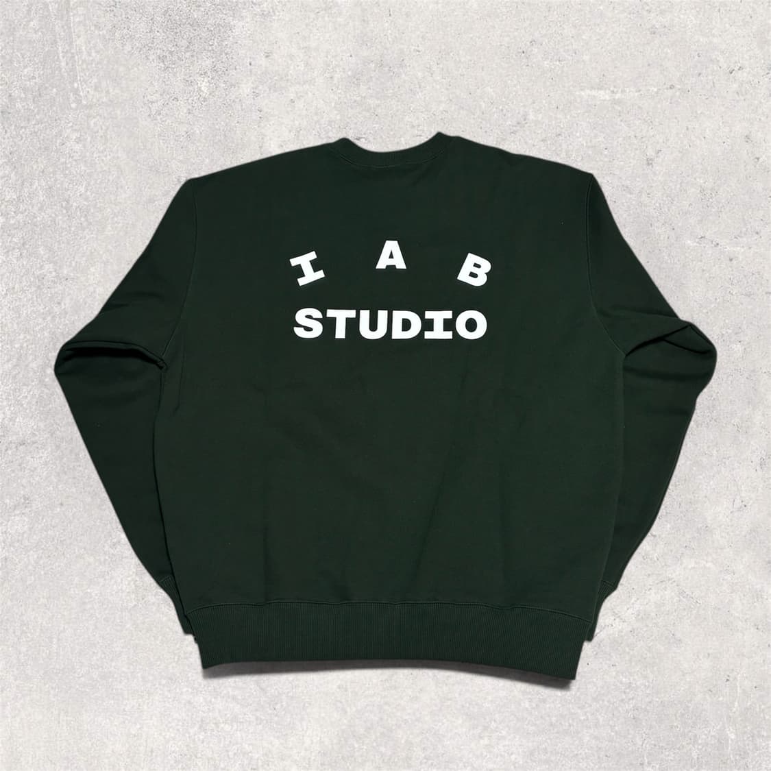 아이앱 스튜디오 딥그린 맨투맨(새상품) L,XL 상품이미지2