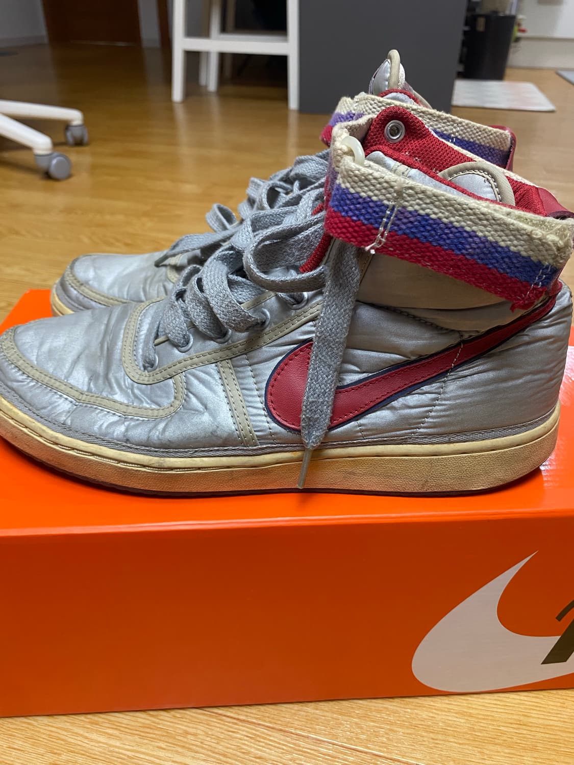 나이키 반달하이 슈프림 상품이미지1