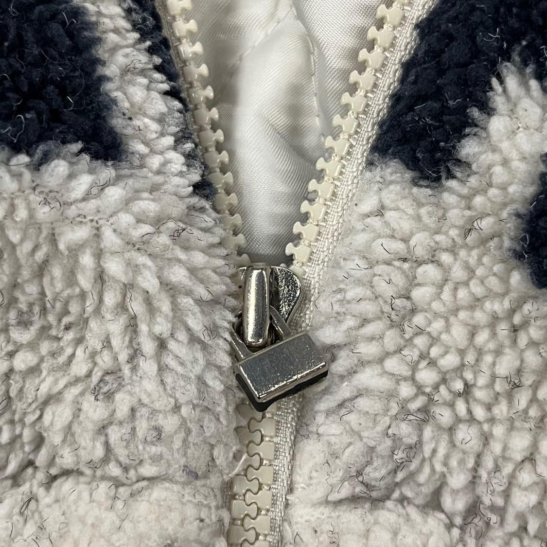 엠엘비 쿠앤크 흰검 화이트 블랙 양털 후리스 후드집업  상품이미지7