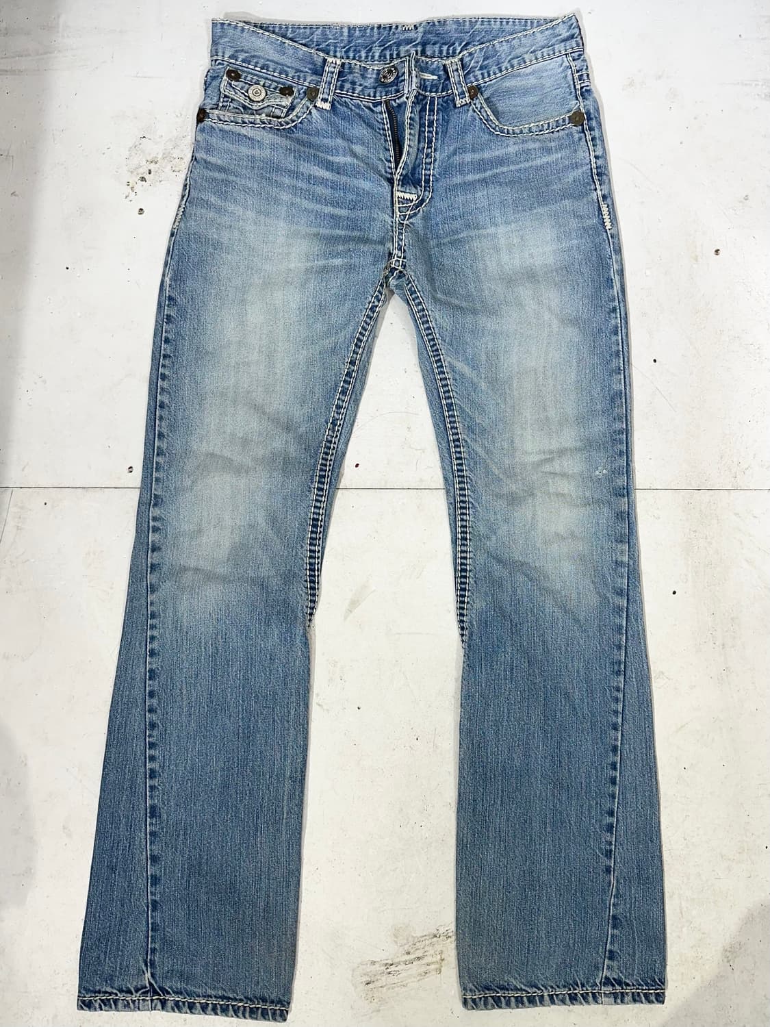 트루 릴리전 연청 와이드 부츠컷 조이 슈퍼 티 데님 부츠컷 청바지 상품이미지4