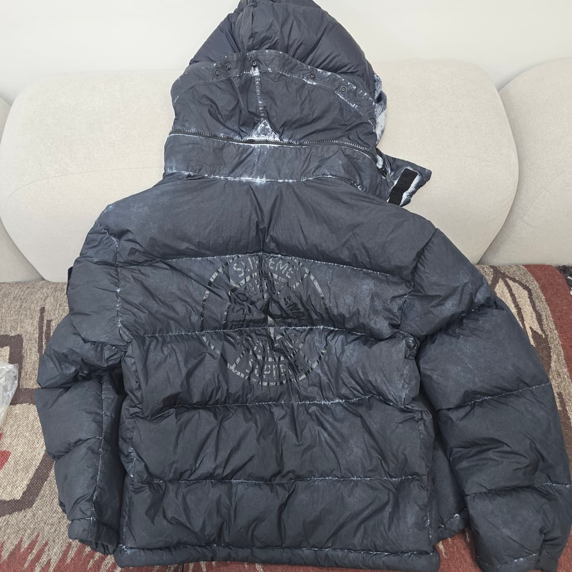 슈프림 스톤아일랜드 페인팅 크링클 다운 패딩 L사이즈 상품이미지7