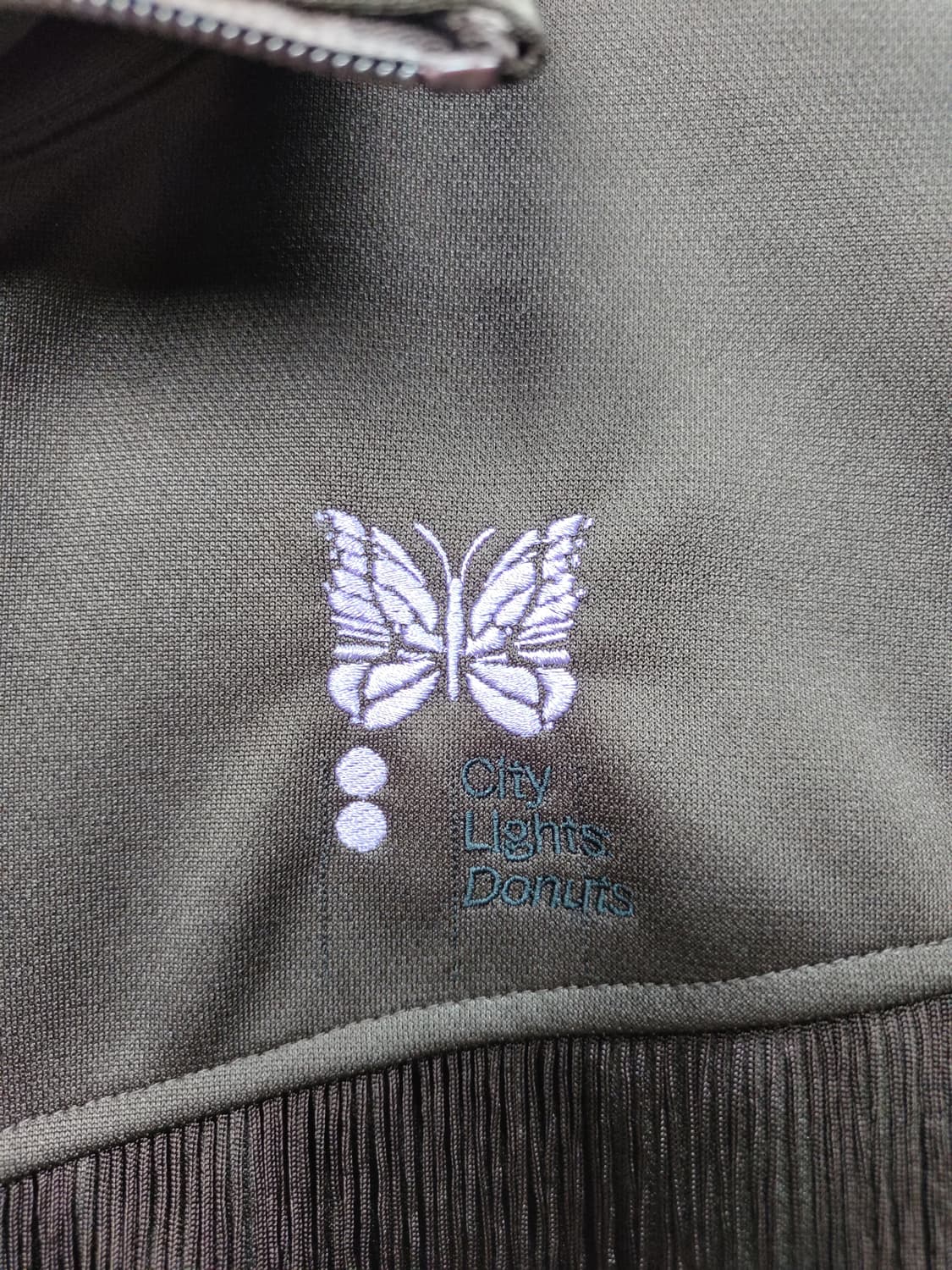 새상품) 니들스 x City Lights Donuts 프린지 트랙자켓 m 상품이미지3