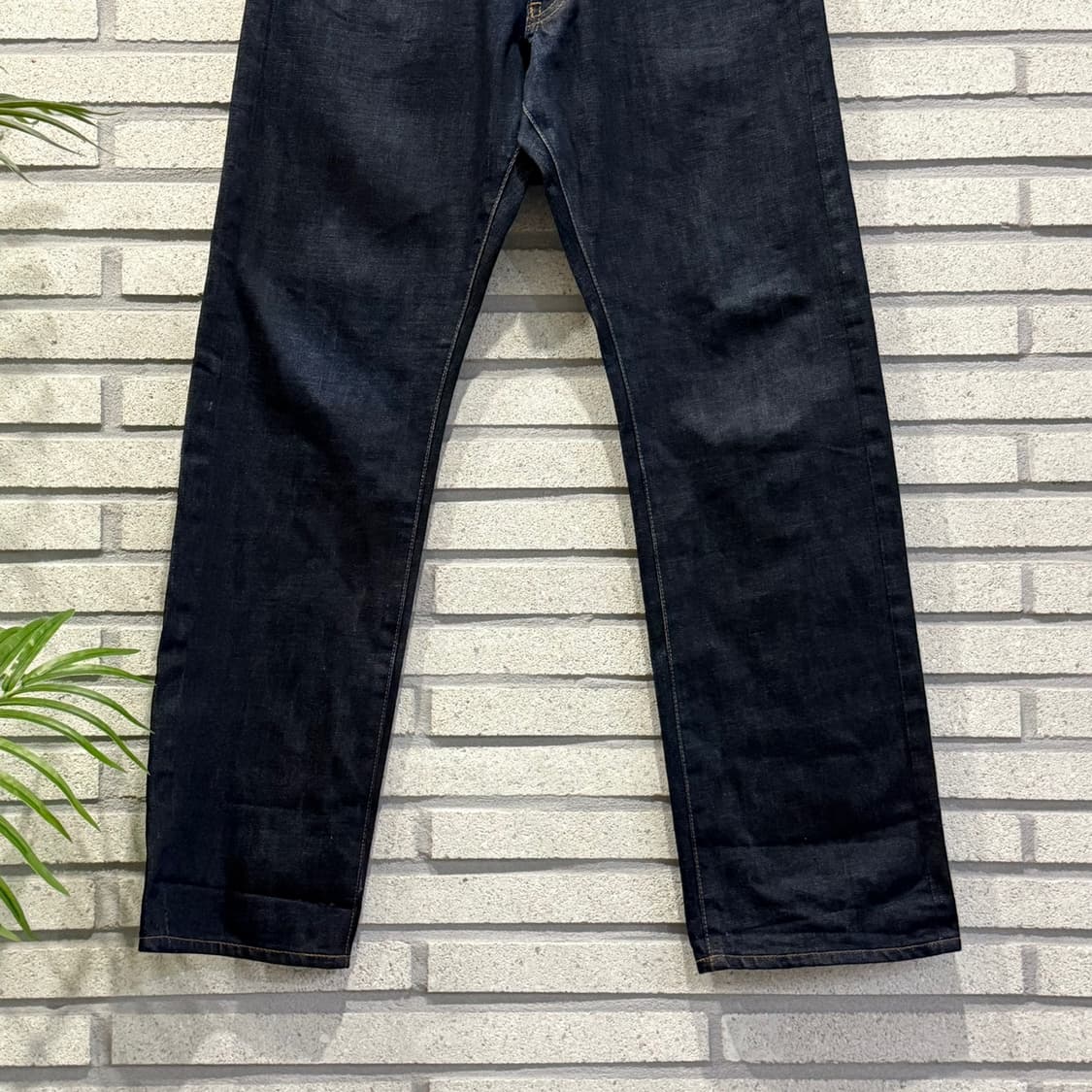 타미힐피거 인디고 생지 데님 팬츠 백 레터링 프린트 디테일 진청 상품이미지4