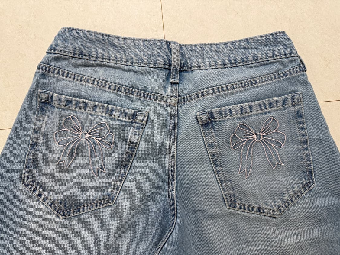 Hollister 리본 자수 배기 데님 팬츠 상품이미지1