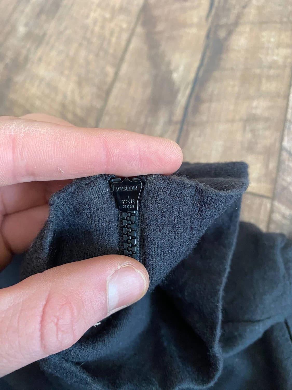 CP컴퍼니 하프 지퍼 렌즈 디테일 스웨터 상품이미지4