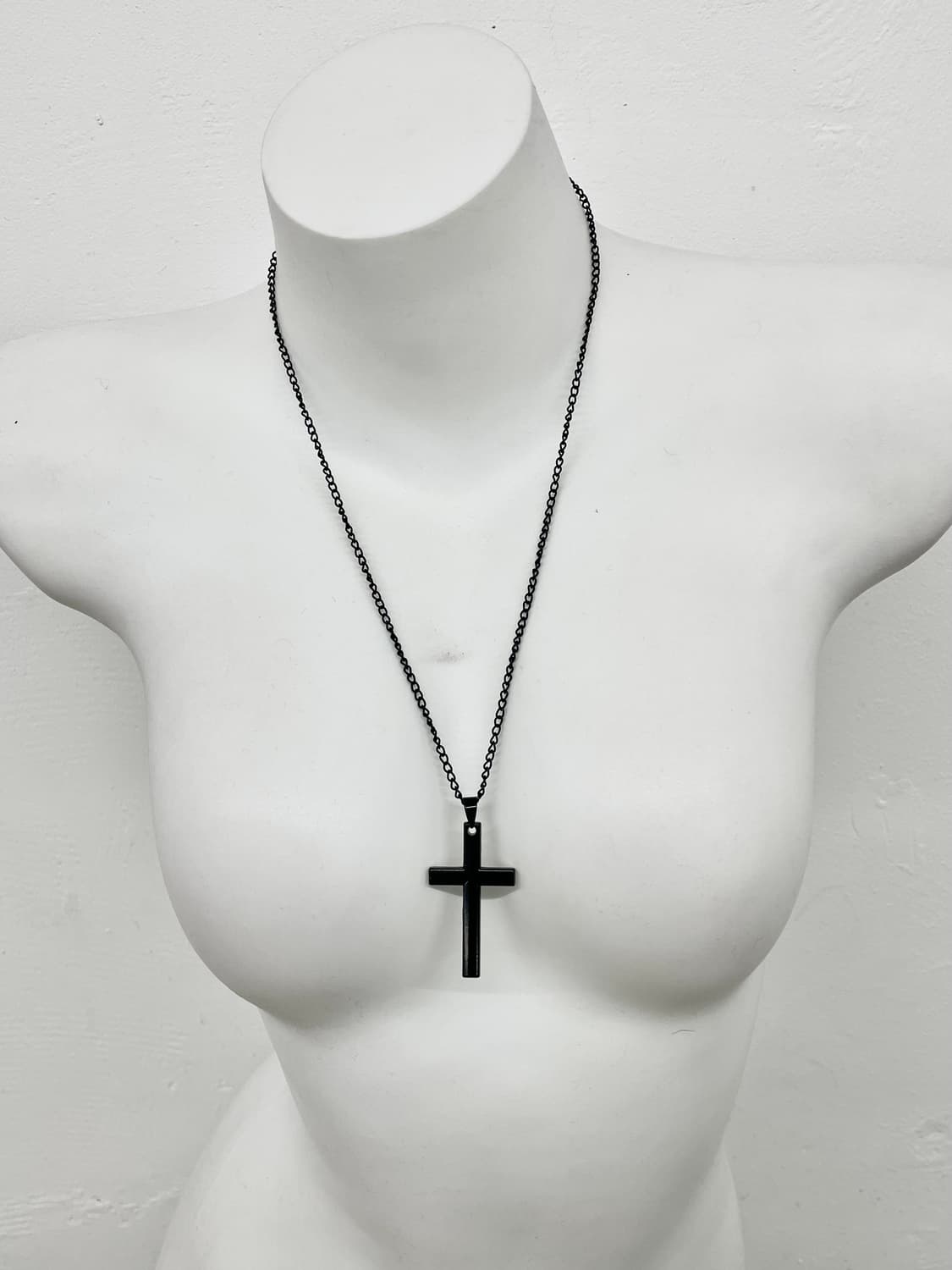 고딕 블랙 십자가 네크리스 상품이미지1