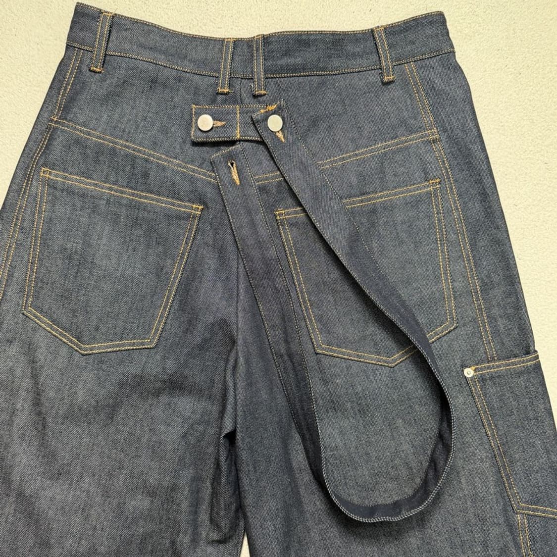새상품 보세 사선 버튼 벨트 데님 카펜터 팬츠 블루 OS 상품이미지6
