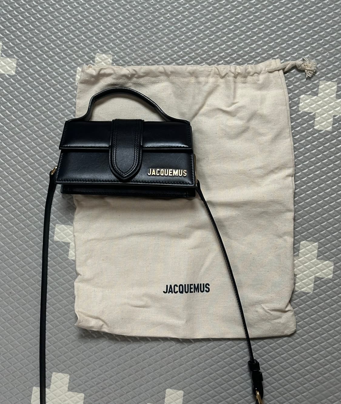 자크뮈스 르 밤비노 미니백 블랙 상품이미지2