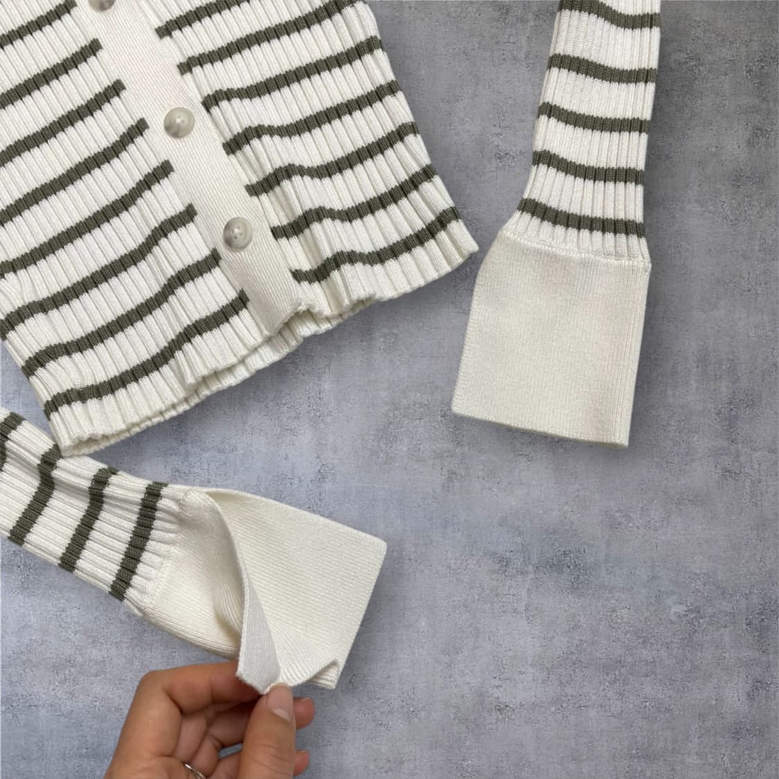 아베크롬비  화이트 그린 슬림핏 골지 카라 니트 셔츠 가디건 XS 상품이미지4