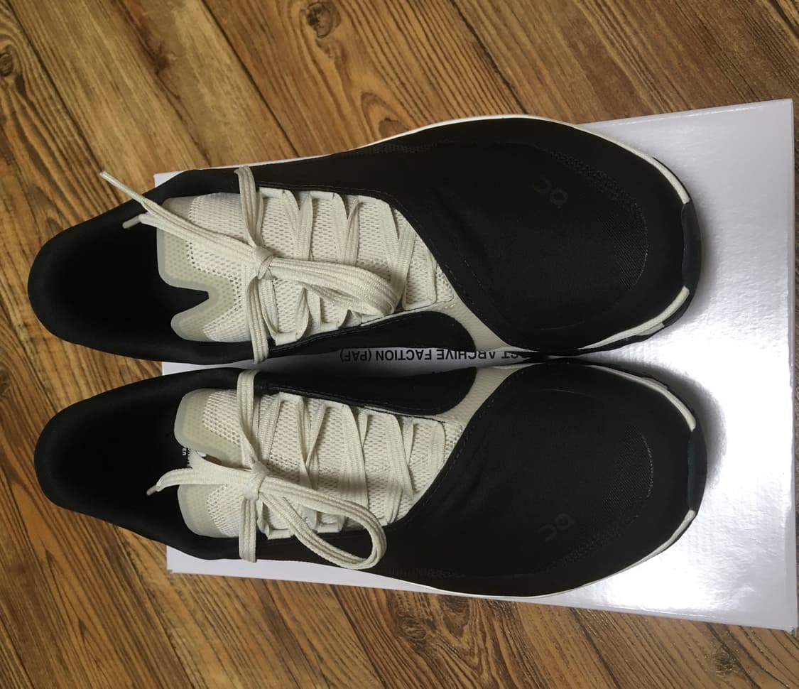 (285)온러닝 파프 클라우드몬스터 하이퍼 블랙 판매합니다 상품이미지2