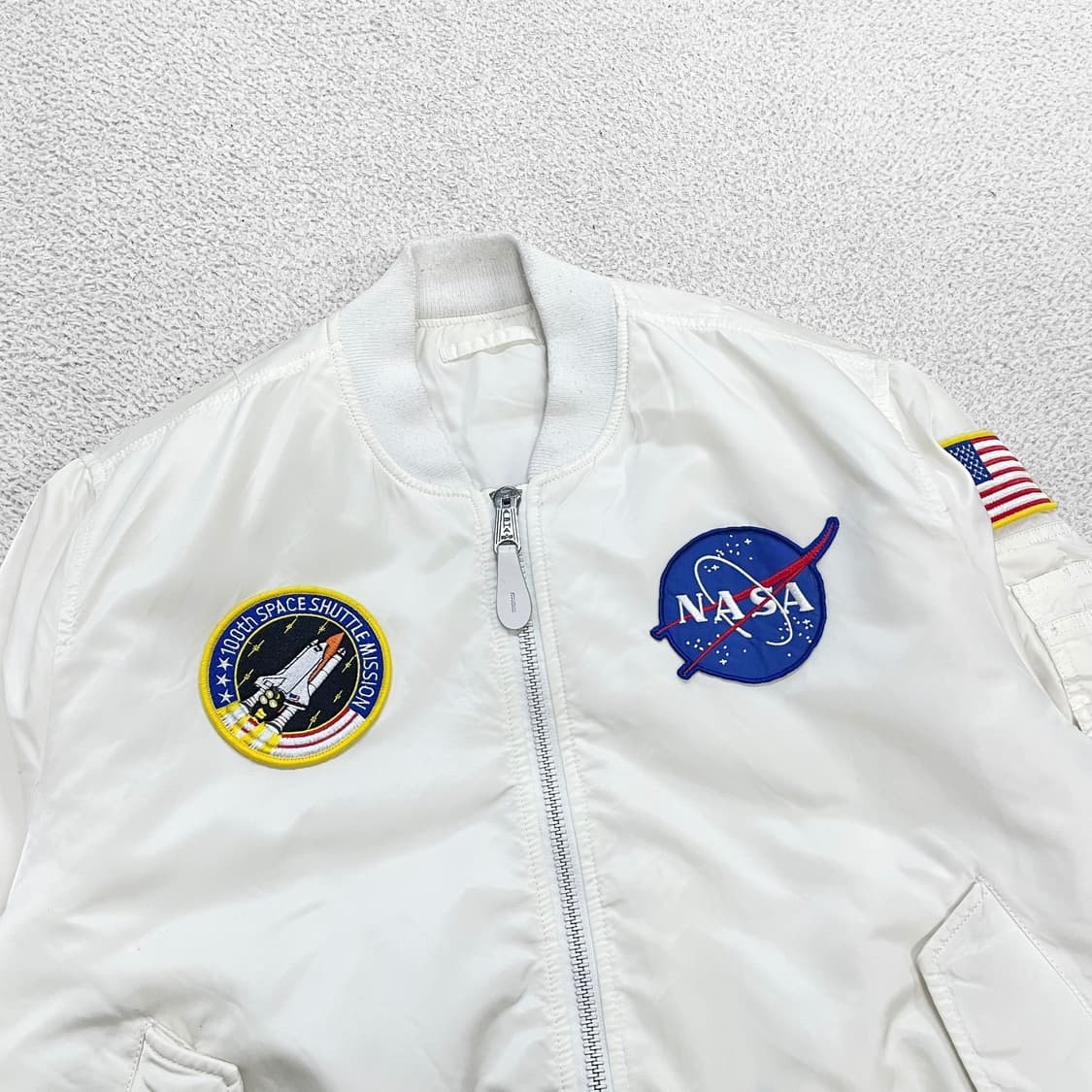 알파인더스트리 나사 Nasa MA-1 플라이트 봄버 자켓 화이트 상품이미지2