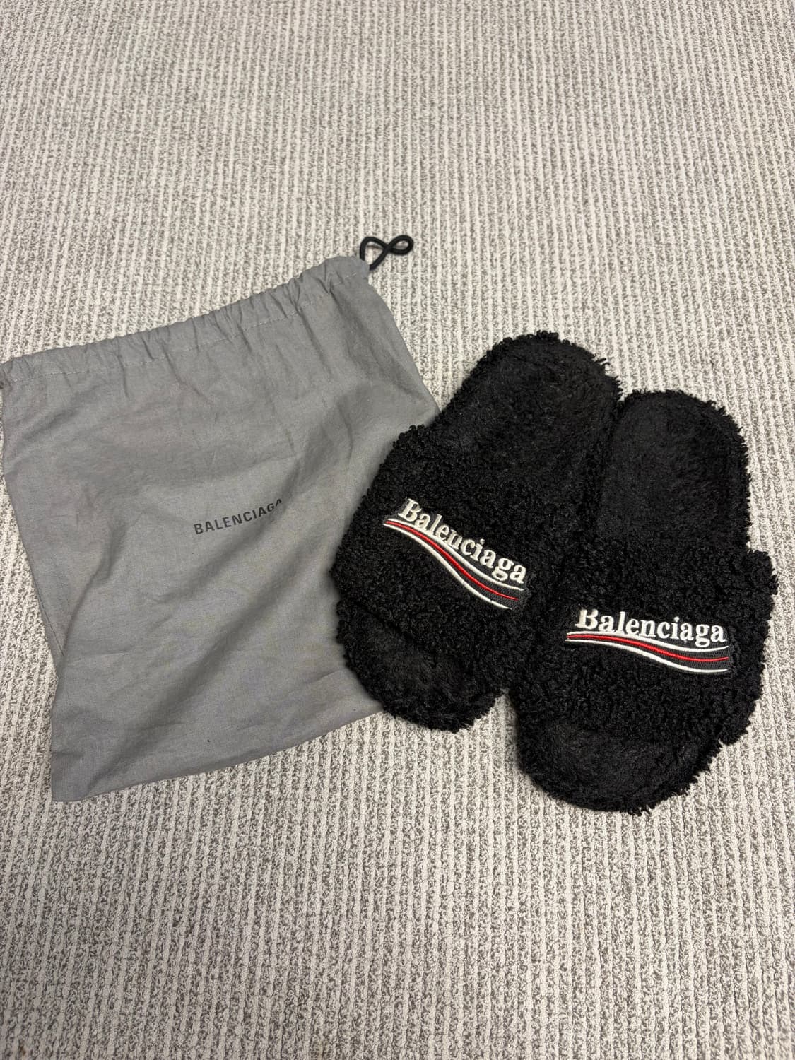 (상태최상, 38) 발렌시아가 퍼 슬리퍼 250사이즈 상품이미지1