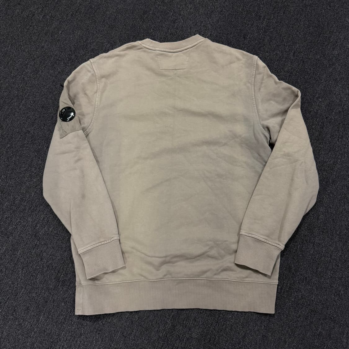 CP컴퍼니 포켓 나일론 워싱 맨투맨 매장판 상품이미지5