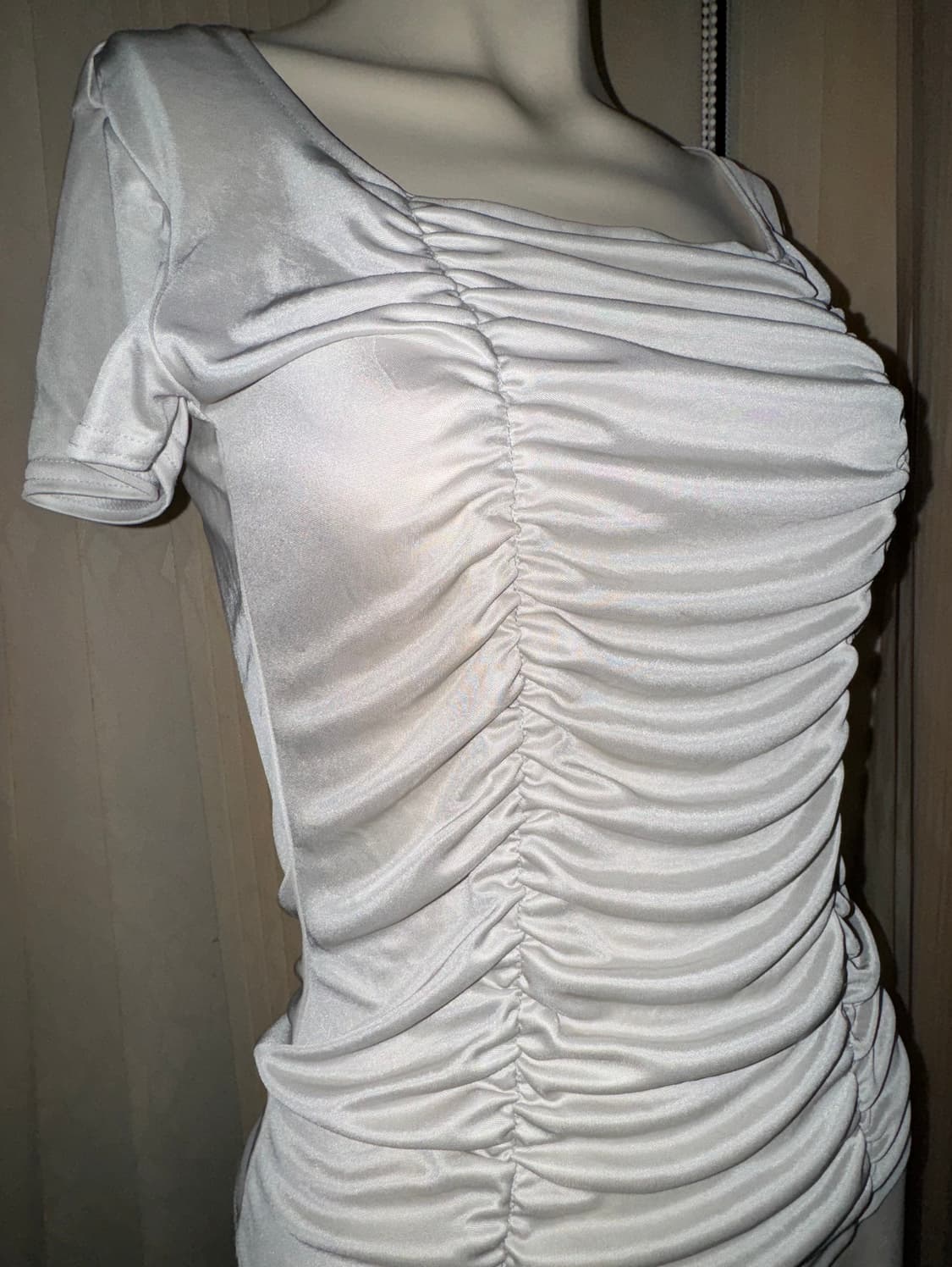 택포) 새틴 셔링 슬림 티셔츠 상품이미지1