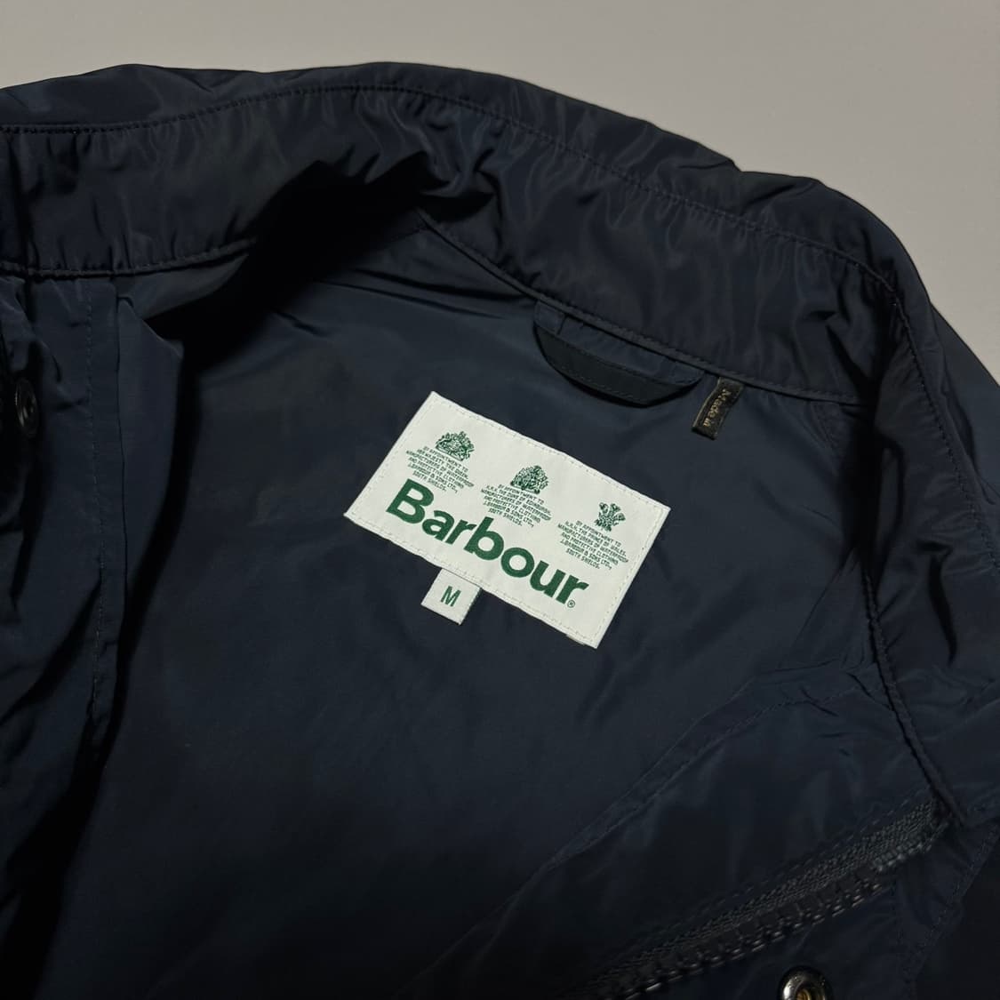 바버(Barbour) 다크네이비컬러 나일론 폴리에스터 쇼트 스페이 자켓 상품이미지3