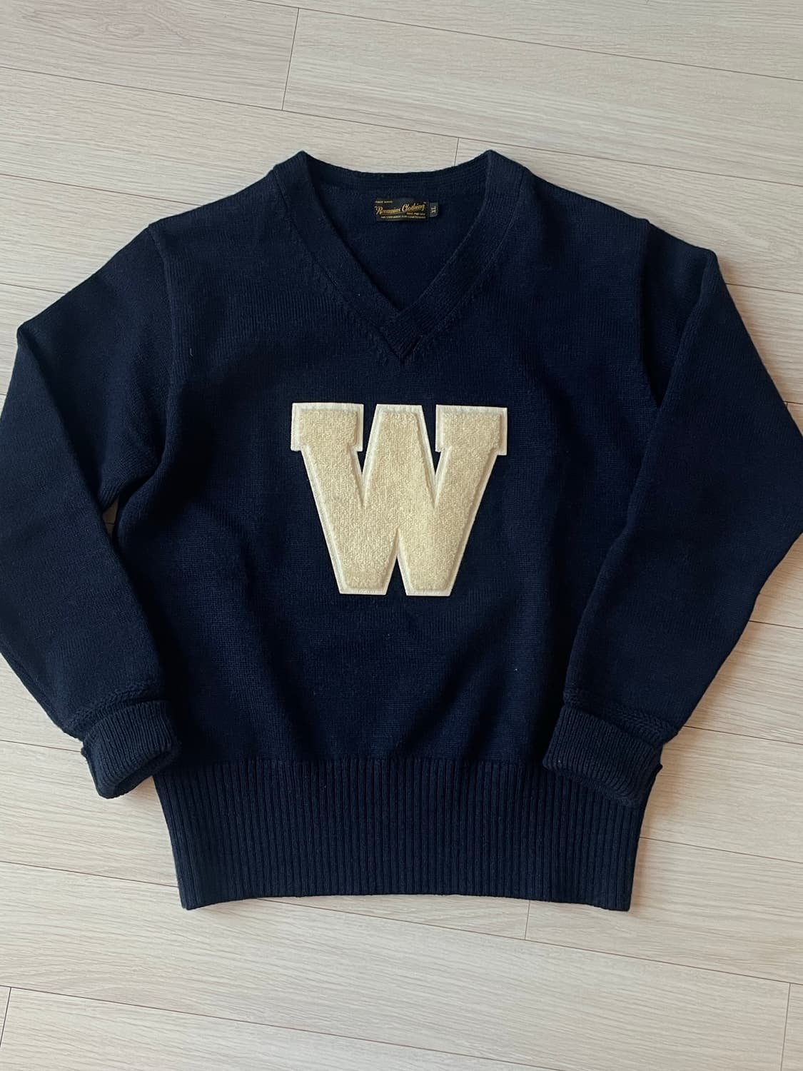 Remains 리메인클로딩 브이넥 니트 상품이미지1